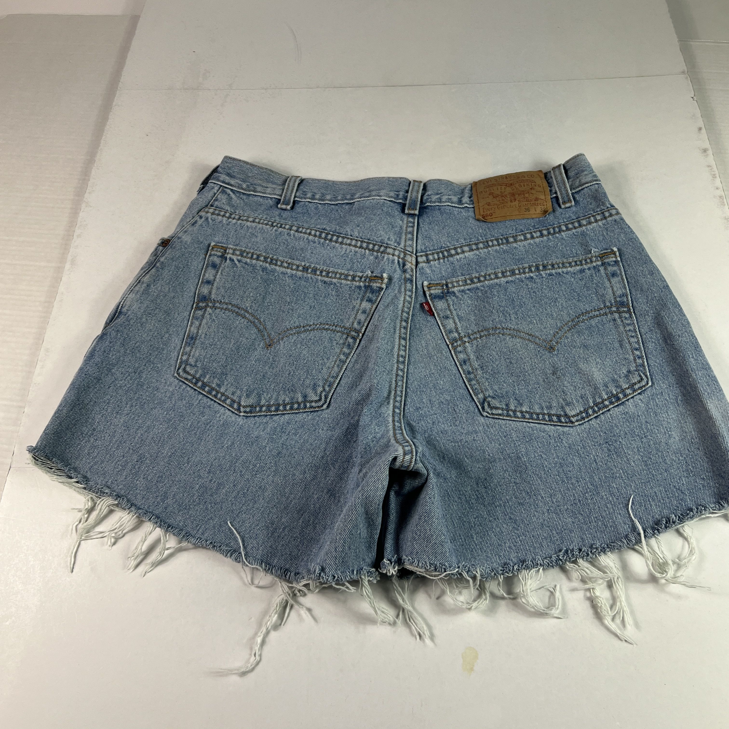 Levi's Y2K Levi's Jeans Short 560 Loose Blue Cut Off Denim Jorts Size US 35 - 9 Thumbnail
