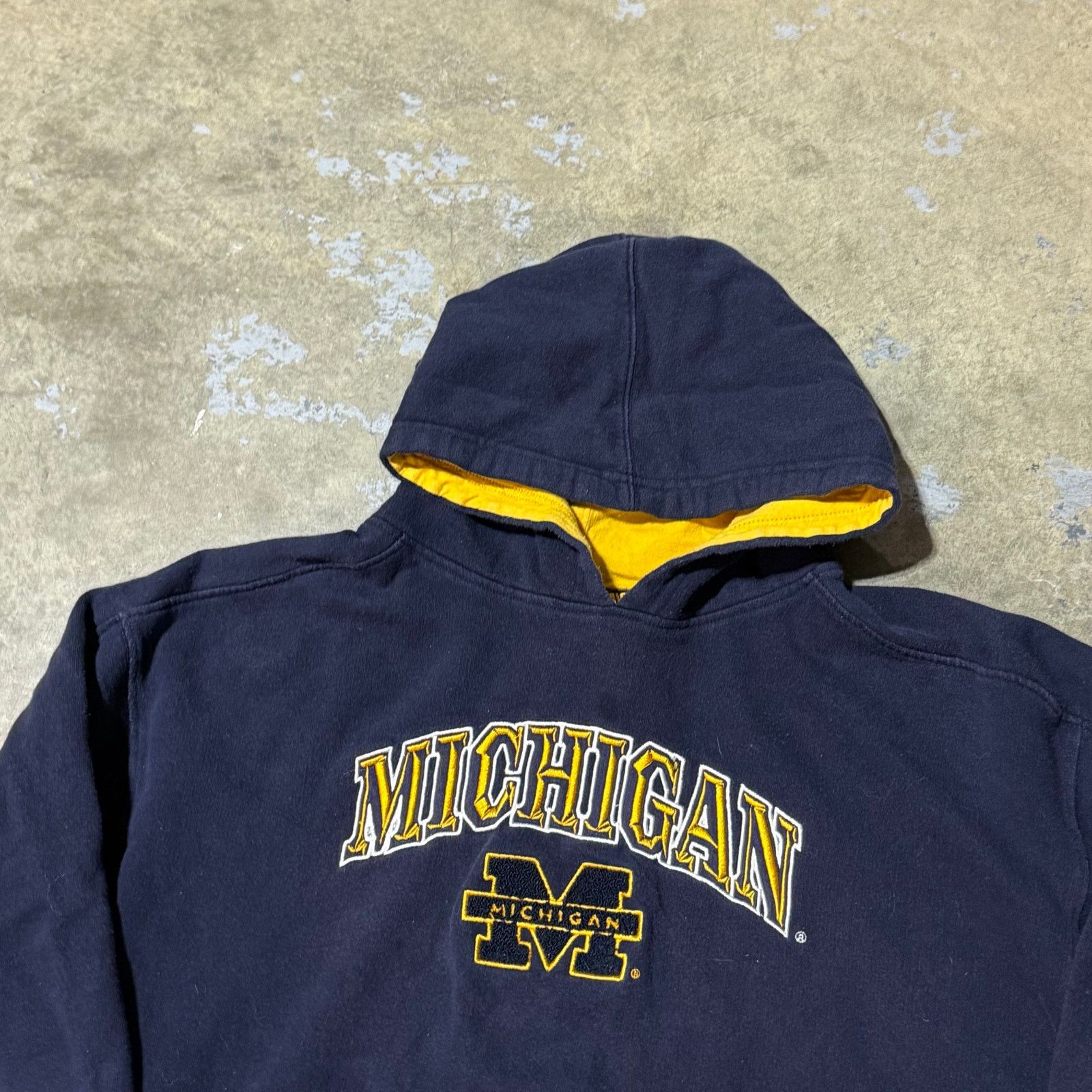 Vintage Y2K Michigan Wolverines Hoodie Size US XL / EU 56 / 4 - 2 Thumbnail
