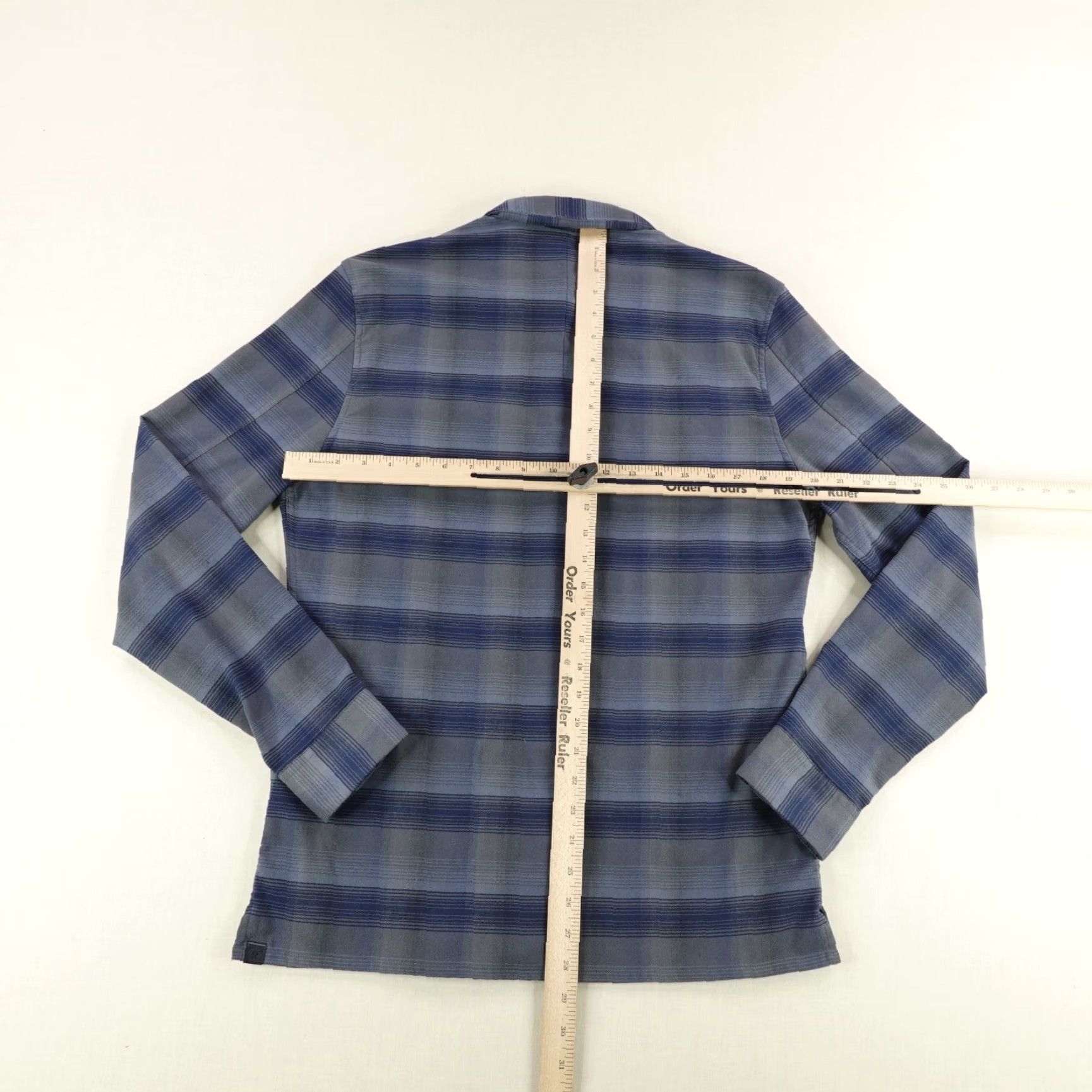 Lululemon Lululemon Shirt Mens Medium Blue Gray Plaid Masons Peak Flannel Button Up Work Size US M / EU 48-50 / 2 - 5 Thumbnail