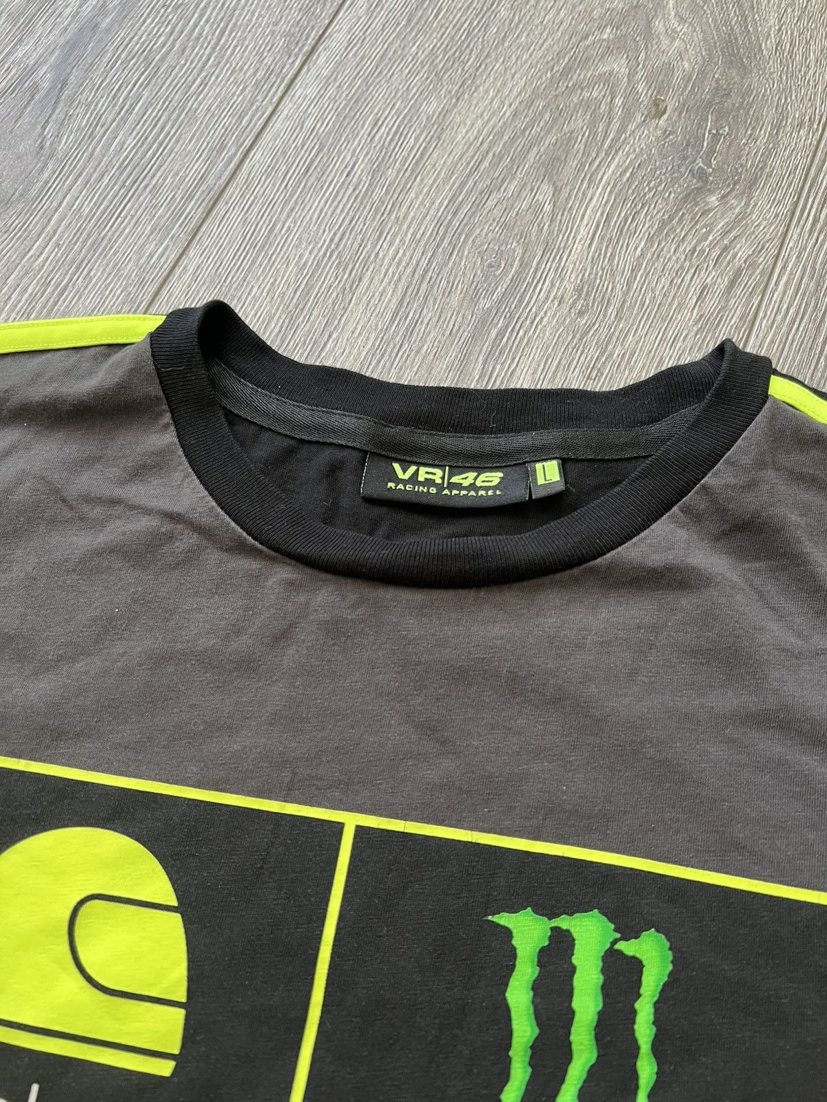 Vintage VR46 Valentino Rossi Monster Energy T-Shirt Racing Y2K Size US L / EU 52-54 / 3 - 4 Thumbnail