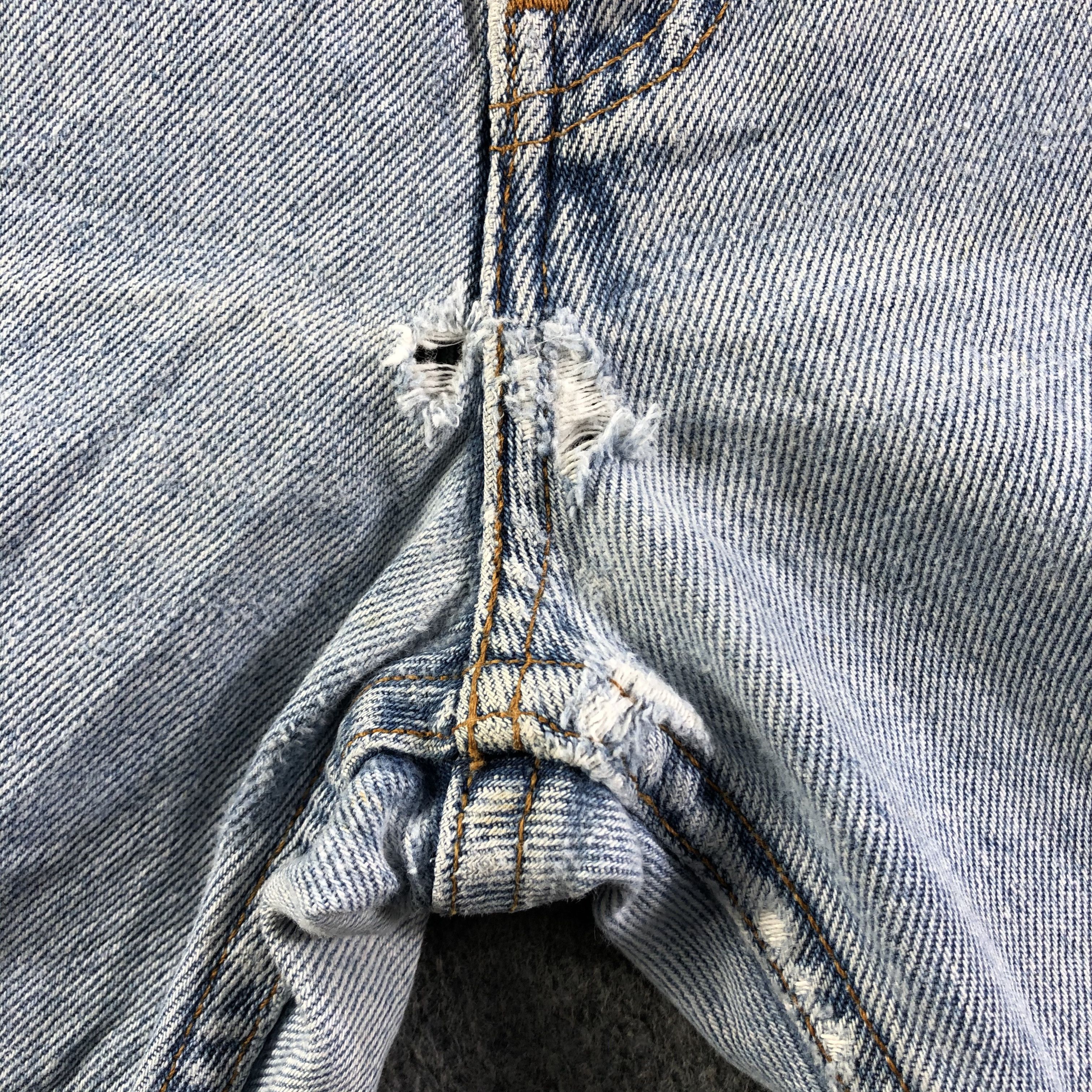 Levi's Vintage 90s Light Wash Levis 505 Jeans-J3346 Size US 33 - 8 Thumbnail