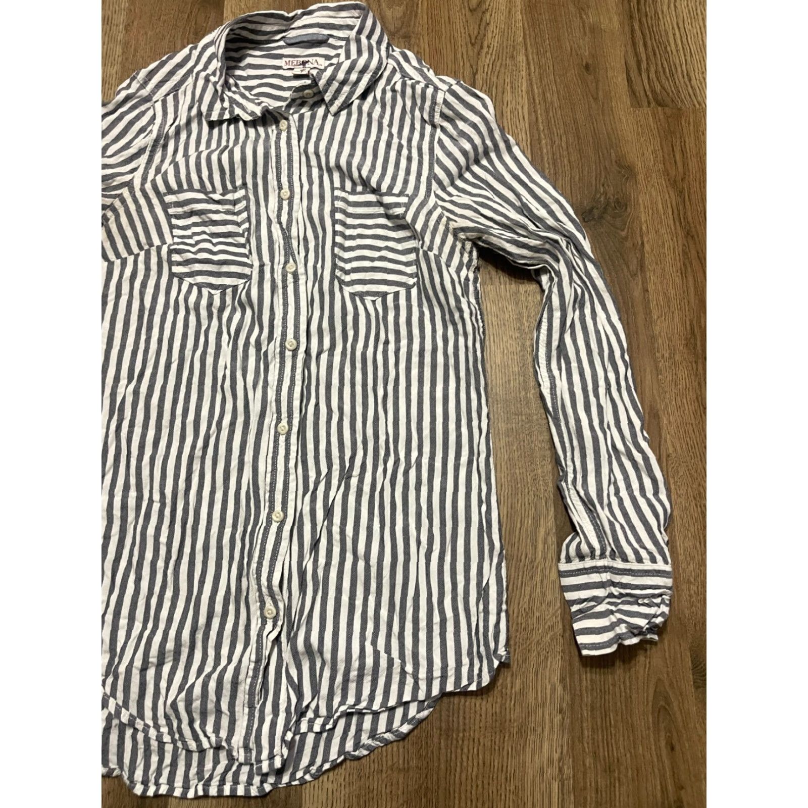 Merona Merona Shirt Women's Small Gray White Striped Button Up Long Sleeve Casual Vintage No (apply constraints) Size S / US 4 / IT 40 - 4 Thumbnail