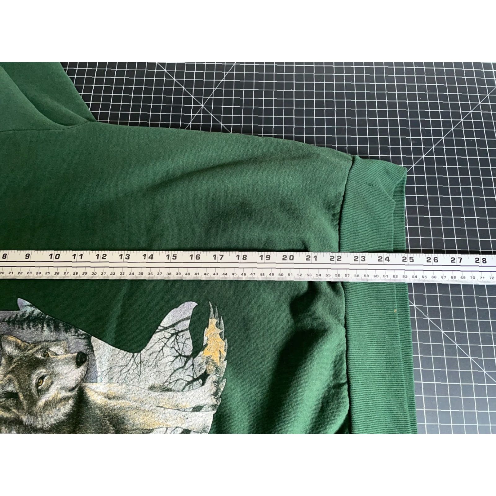 Vintage Vintage Wolf 90s Collage Sweatshirt Large Green 50/50 Blend Cotton Cotton Blend Fleece Graphic Print Crew Neck Long Sleeve Sweatshirt Men Regular Bio? Size US L / EU 52-54 / 3 - 6 Thumbnail