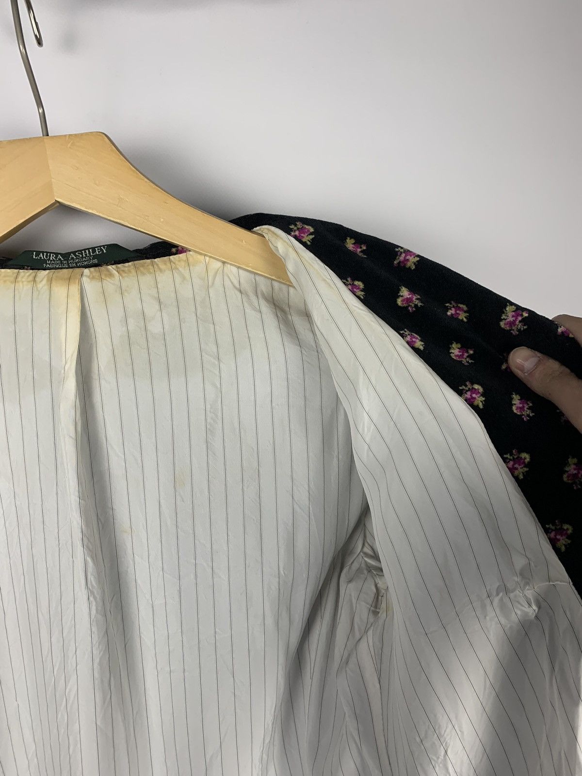 Laura Ashley Vintage Laura Ashley Floral Velour Coat Ladies Sz UK12 Size M / US 6-8 / IT 42-44 - 11 Thumbnail