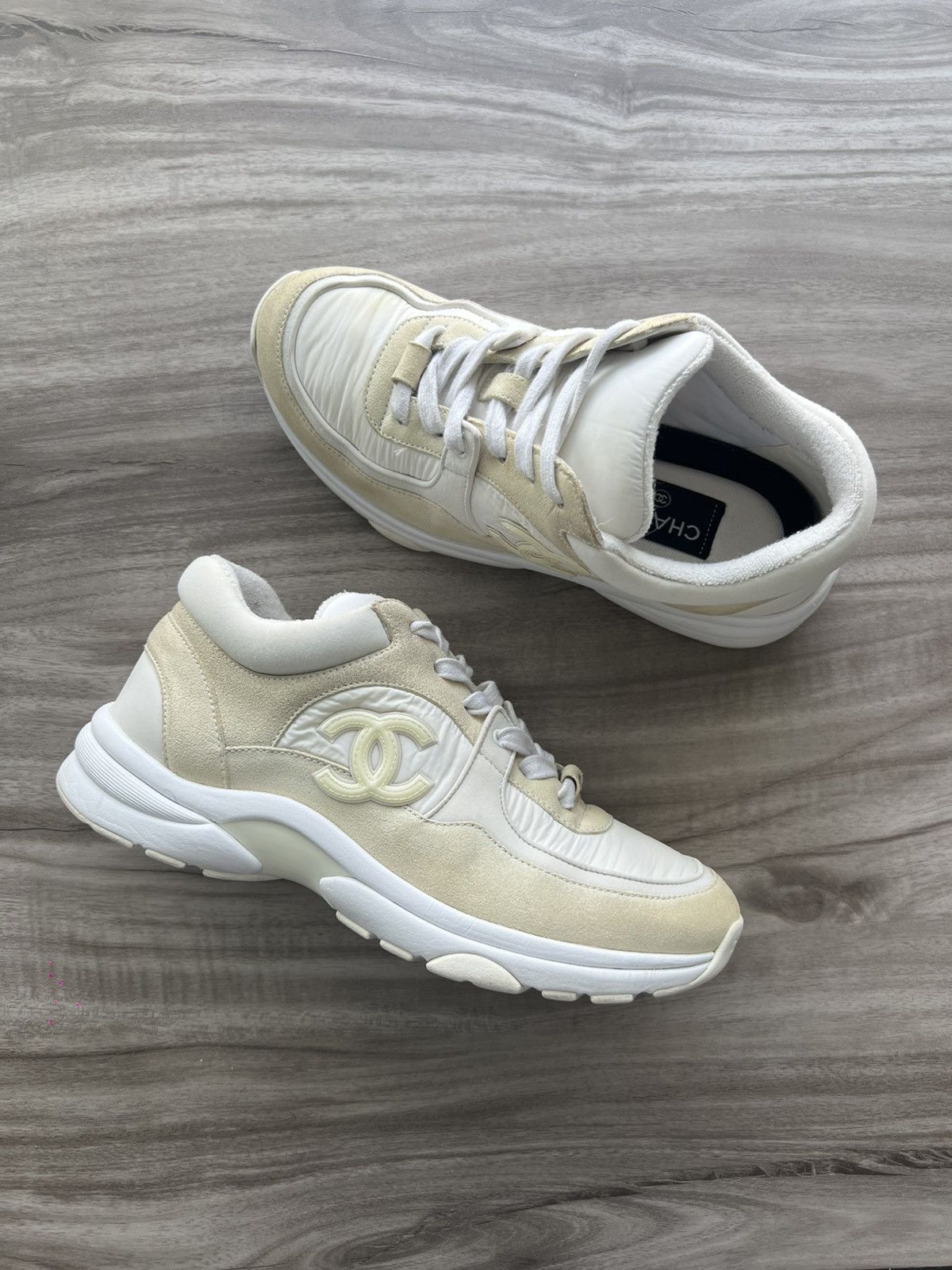 Chanel $1,350 Chanel CC Logo Sneaker Suede Size 7 Women’s (EU 37) Size US 7 / IT 37 - 1 Thumbnail