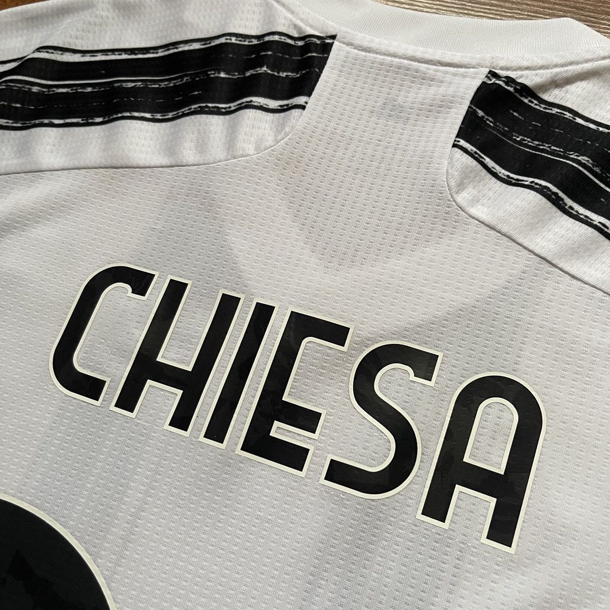 Adidas JUVENTUS ADIDAS 2020/2021 FOOTBALL HOME JERSEY #22 CHIESA Size US L / EU 52-54 / 3 - 14 Thumbnail