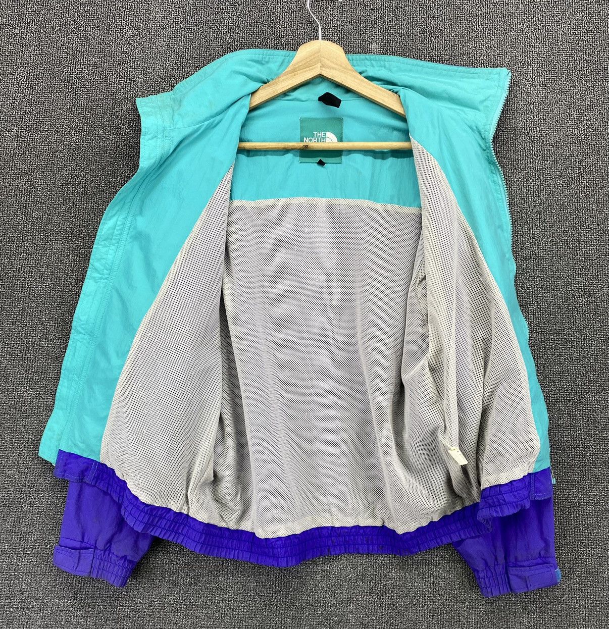 The North Face Vintage The North Face Spellout Light Jacket Size US L / EU 52-54 / 3 - 10 Thumbnail