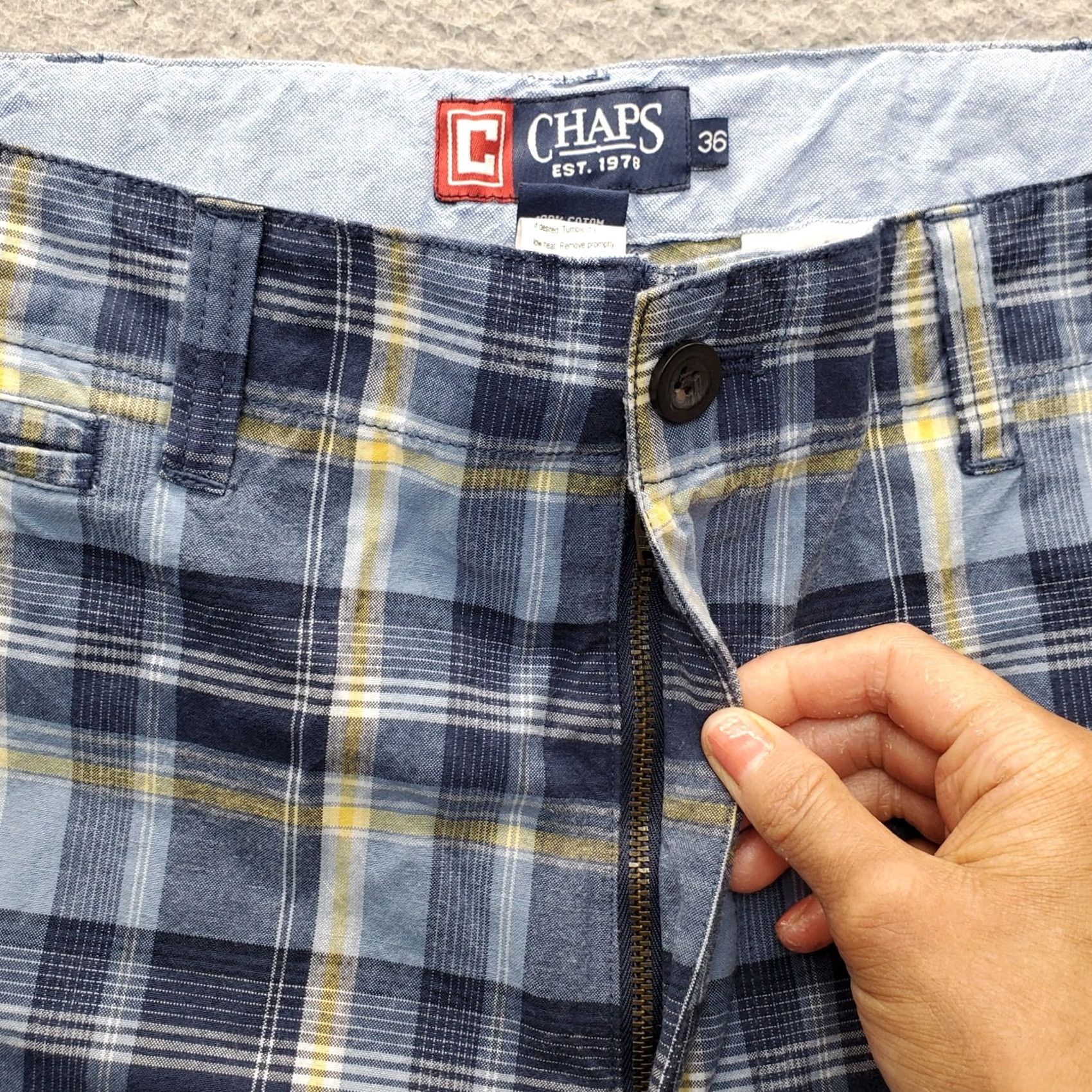 Chaps Chaps Mens Chino Shorts Plaid Multicolor Flat Front 36W Slash Pocket Size 36 Mens Shorts Size US 36 / EU 52 - 6 Thumbnail