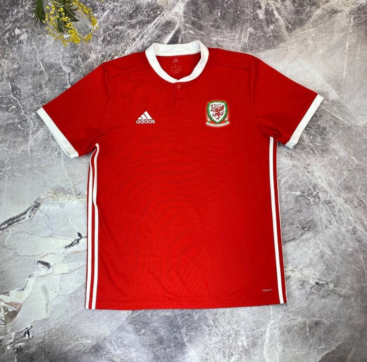 Adidas Adidas Wales Jersey 2018 National Team Home Football sz L Size US L / EU 52-54 / 3 - 9 Thumbnail