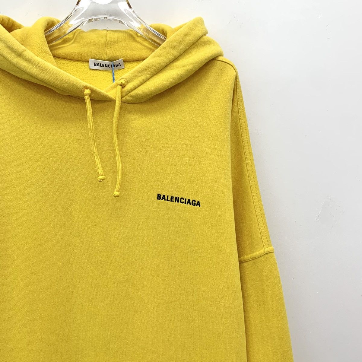 Balenciaga Balenciaga Yellow Logo Letter Hoodie K26WX Size US XS / EU 42 / 0 - 3 Thumbnail