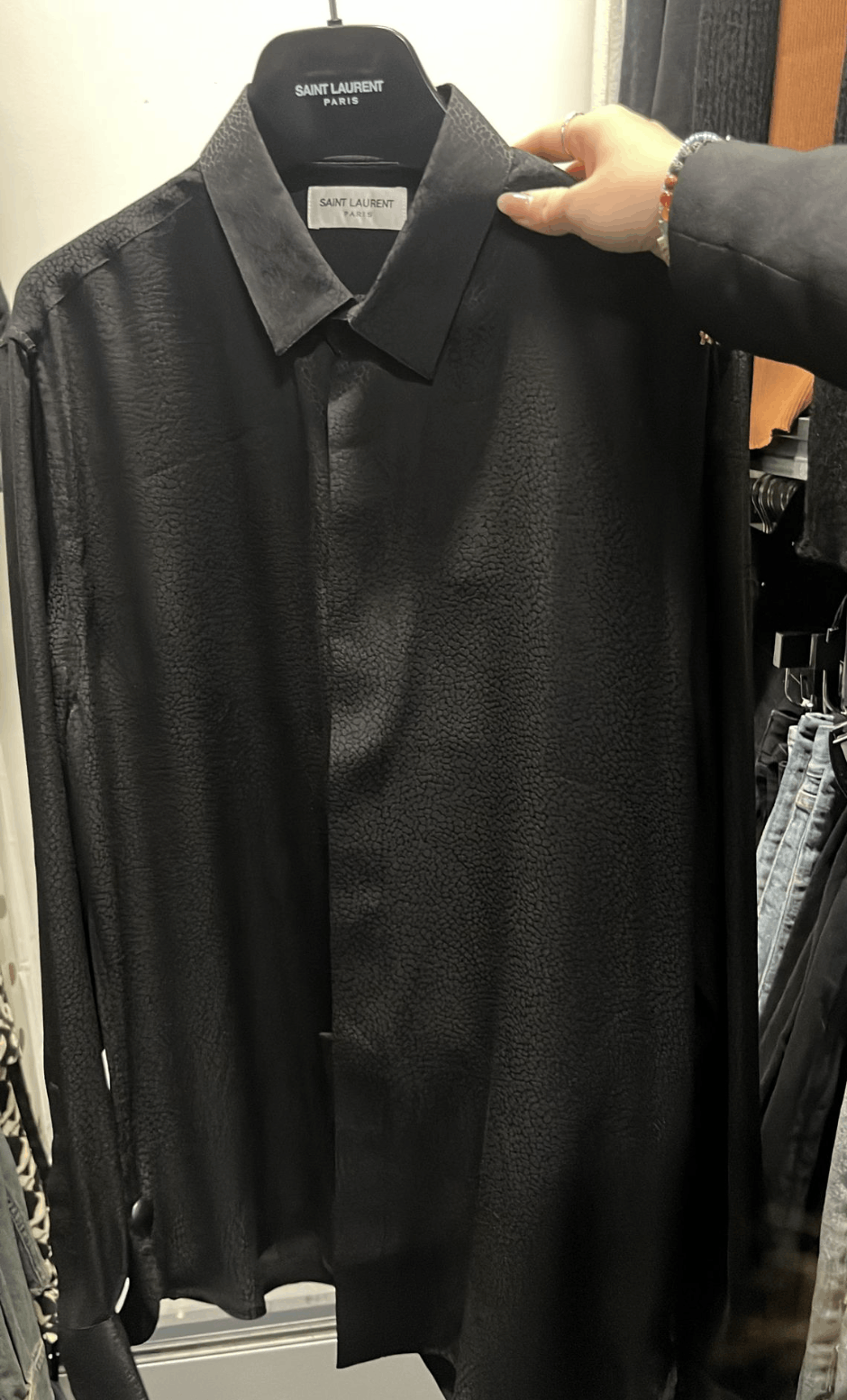 Saint Laurent Paris o1bcso1str0125 Collar Classic Shirt In Crepe Satin in Black Size US M / EU 48-50 / 2 - 2 Thumbnail
