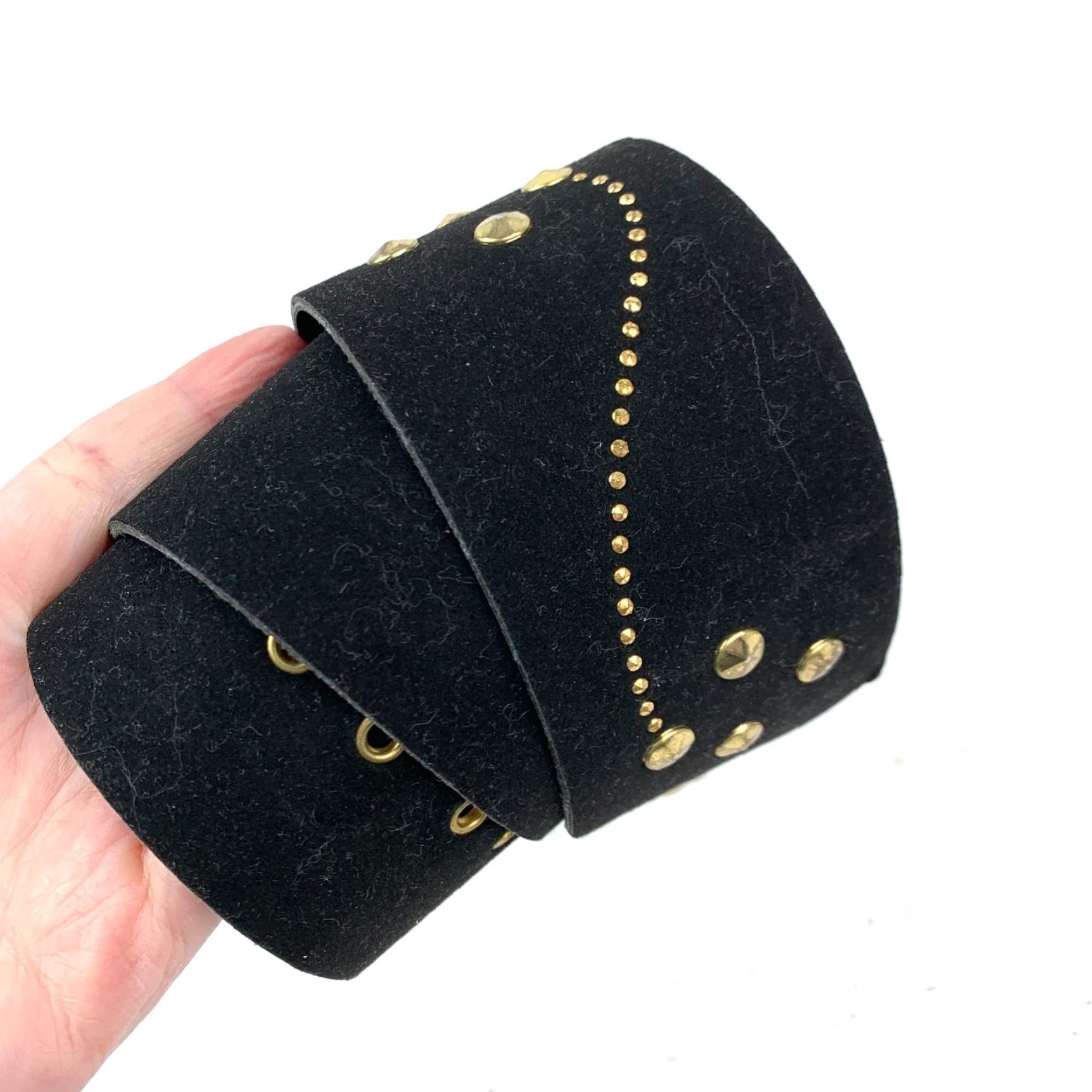 Vintage VINTAGE 80s Black Suede Gold Tone Bling Studded Fashion Belt 32 x 2.5 Size 32 - 4 Thumbnail