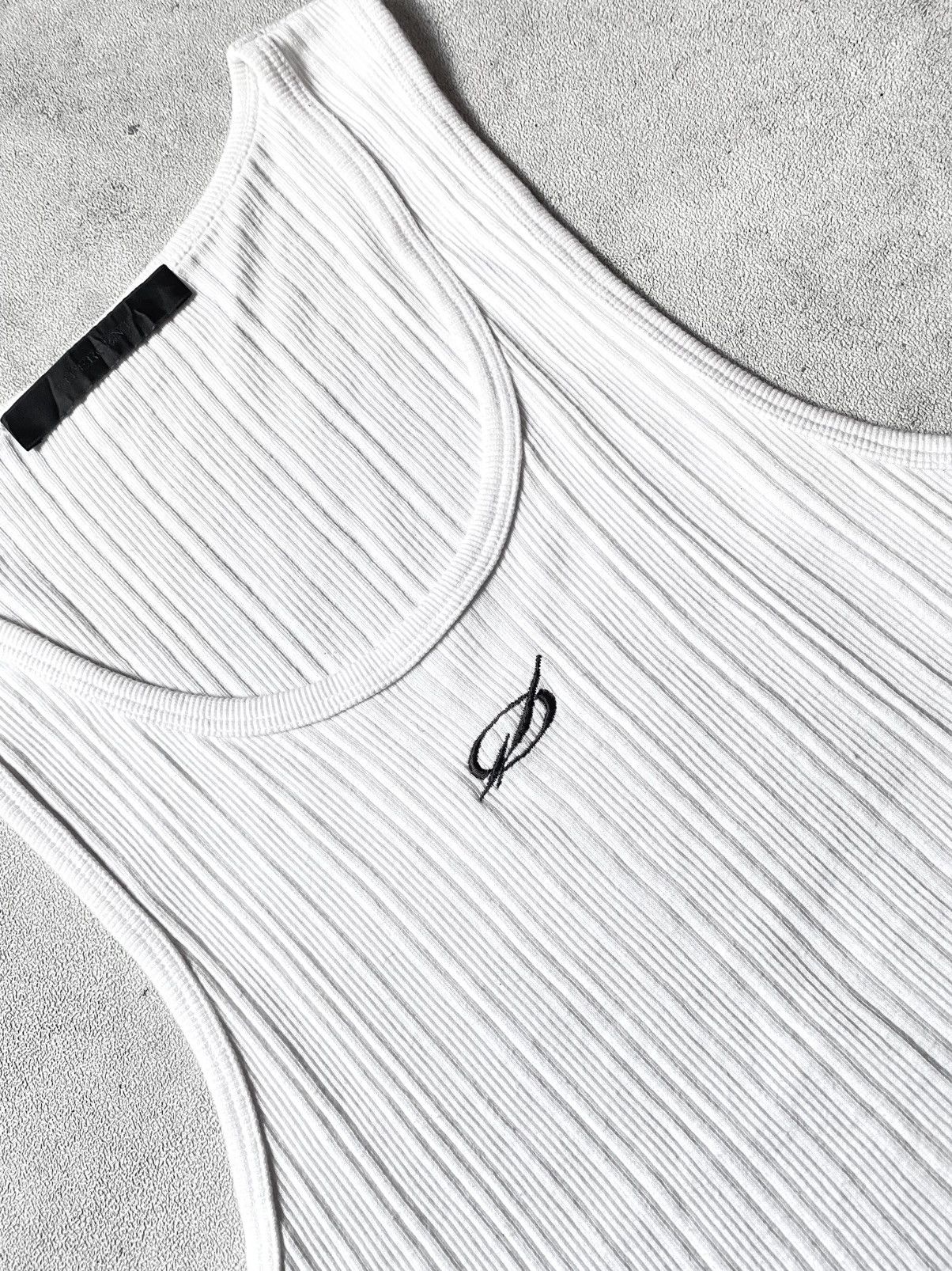 If Six Was Nine 51 PERCENT IRREGULAR EMBROIDERY LOGO SLEEVELESS WHT Size US XL / EU 56 / 4 - 3 Thumbnail