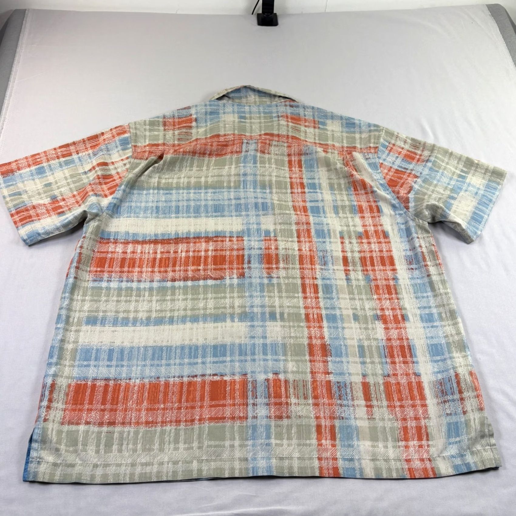 Tommy Bahama VINTAGE Tommy Bahama Silk Shirt Mens XL Hawaiian Button Up Island Zone Camp Shirt Size US XL / EU 56 / 4 - 7 Thumbnail