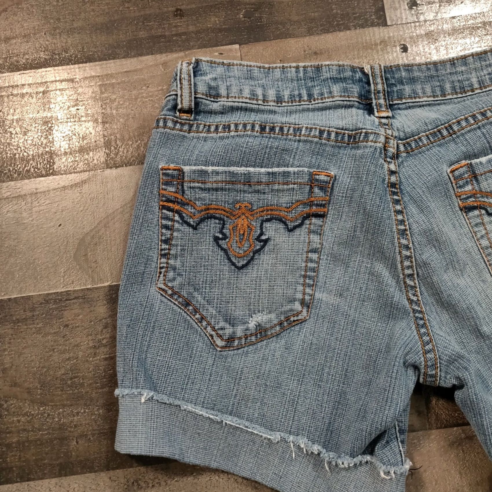 Forever 21 Forever 21 Shorts Denim Blue Boyfriend Low Rise Zip Cuffed 7 Women Size 7 Casual Summer Womens Size 26" / US 2 / IT 38 - 7 Thumbnail