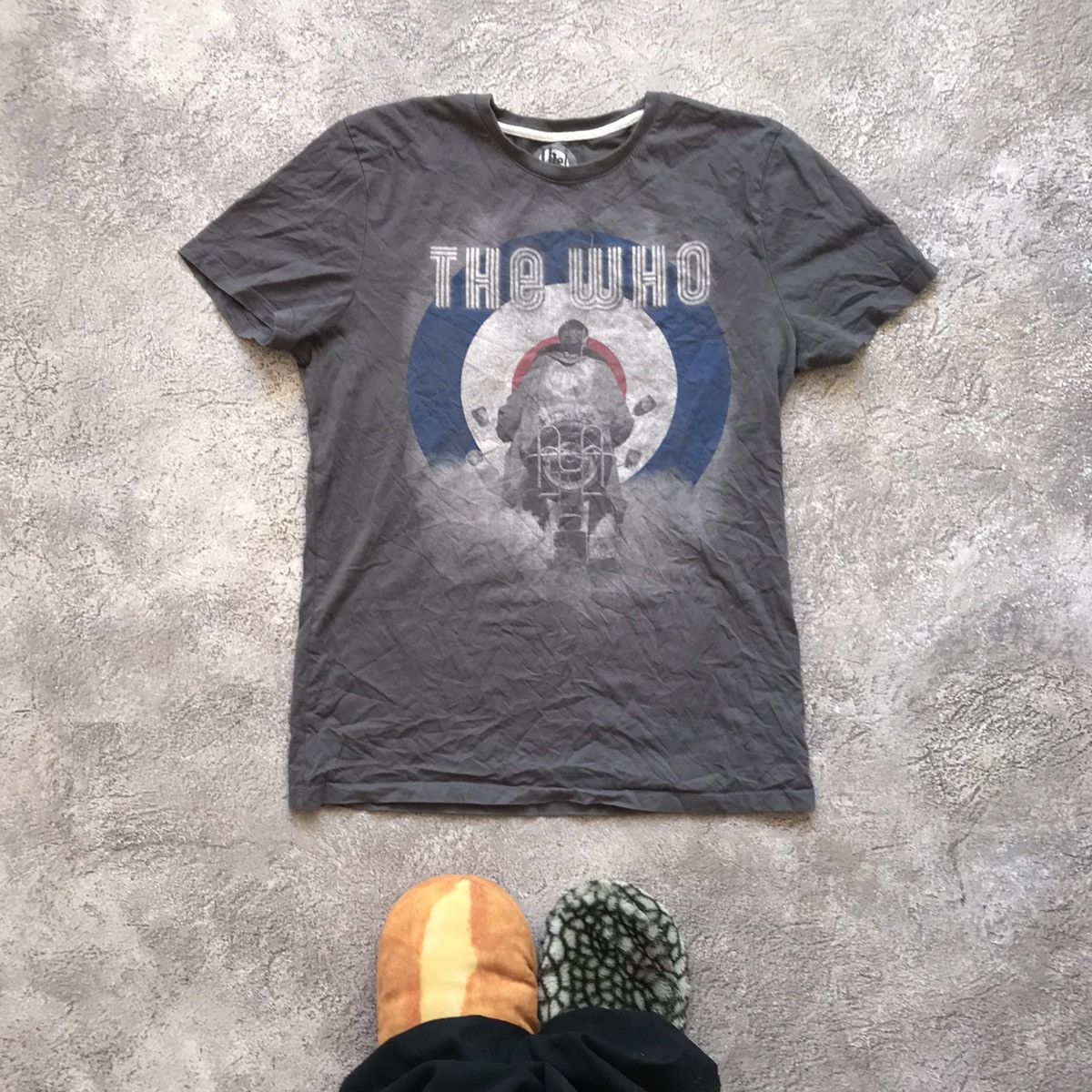 Vintage Vintage 90s WHO Band Tee Sun Faded Graphic Tee Grunge Slim M Size US M / EU 48-50 / 2 - 1 Thumbnail