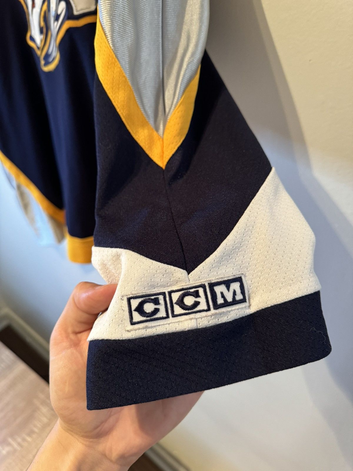 Ccm Vintage Nashville Predators CCM NHL Hockey Jersey Size L Size US L / EU 52-54 / 3 - 4 Thumbnail