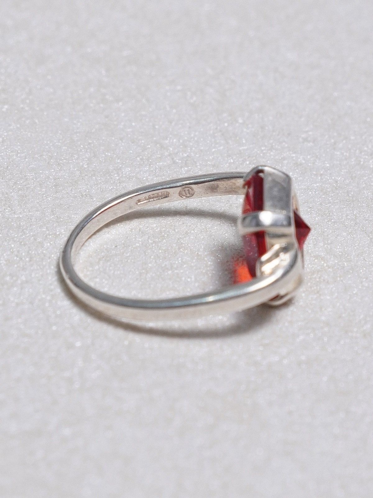 Maison Margiela Martin Margiela Inside-Out Red Emerald 925 Sliver Ring Size ONE SIZE - 4 Thumbnail