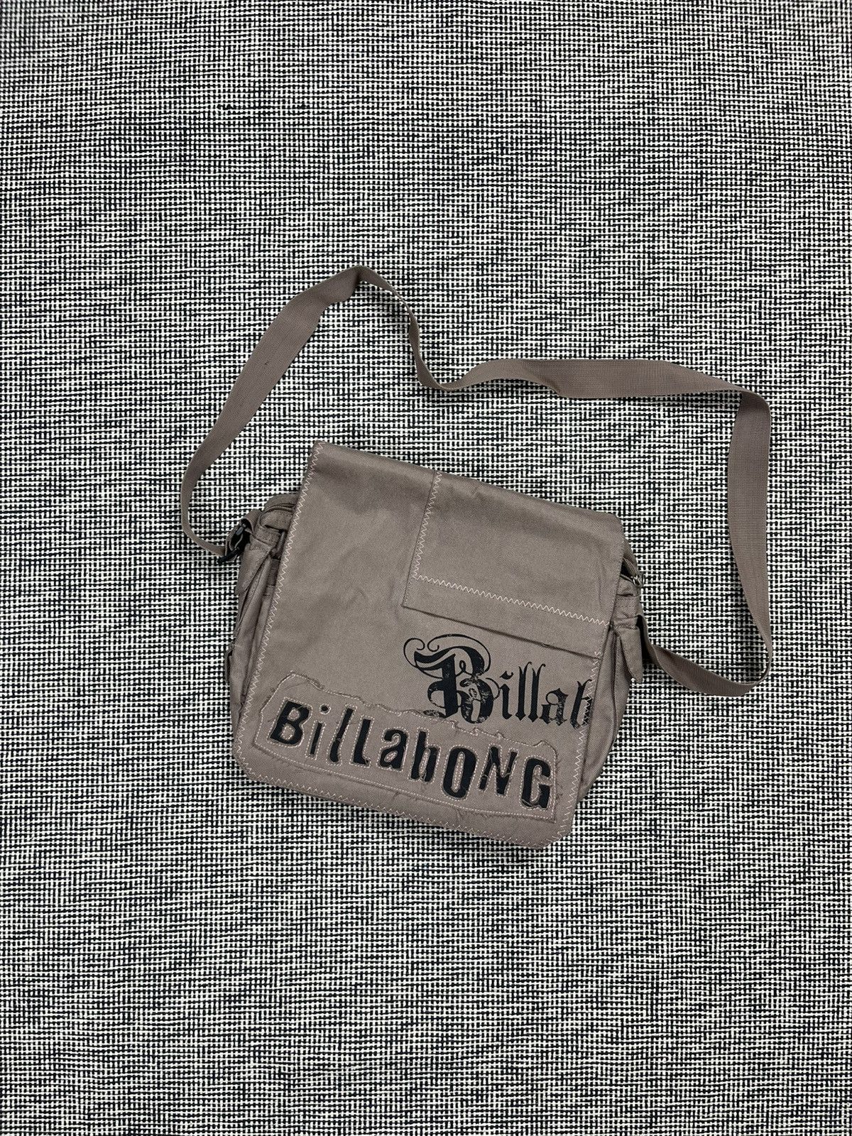 Billabong Vintage Messenger Crossbody Bag Y2K Skate Surf in Beige, Men's