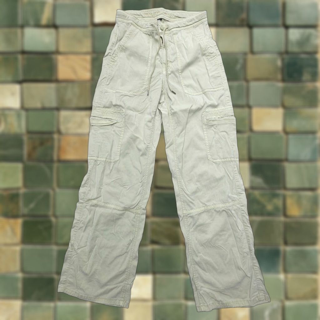 American Eagle Outfitters American Eagle Outfitters Baggy Wide-Leg Cargo Pants Womens 2 Light Green Twill Recreation Casual Size 26" / US 2 / IT 38 - 1 Thumbnail