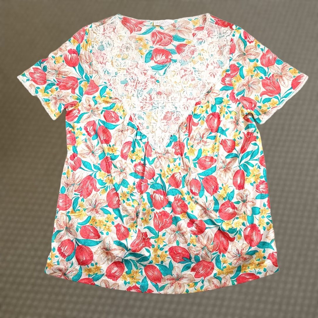Vintage VINTAGE Vassarette Sleepwear Shirt Women's M Floral Nylon Made In USA Shirt Womens Medium Floral Nylon Lace V-Neck Pajama Top Mens Womens Size M / US 6-8 / IT 42-44 - 1 Thumbnail
