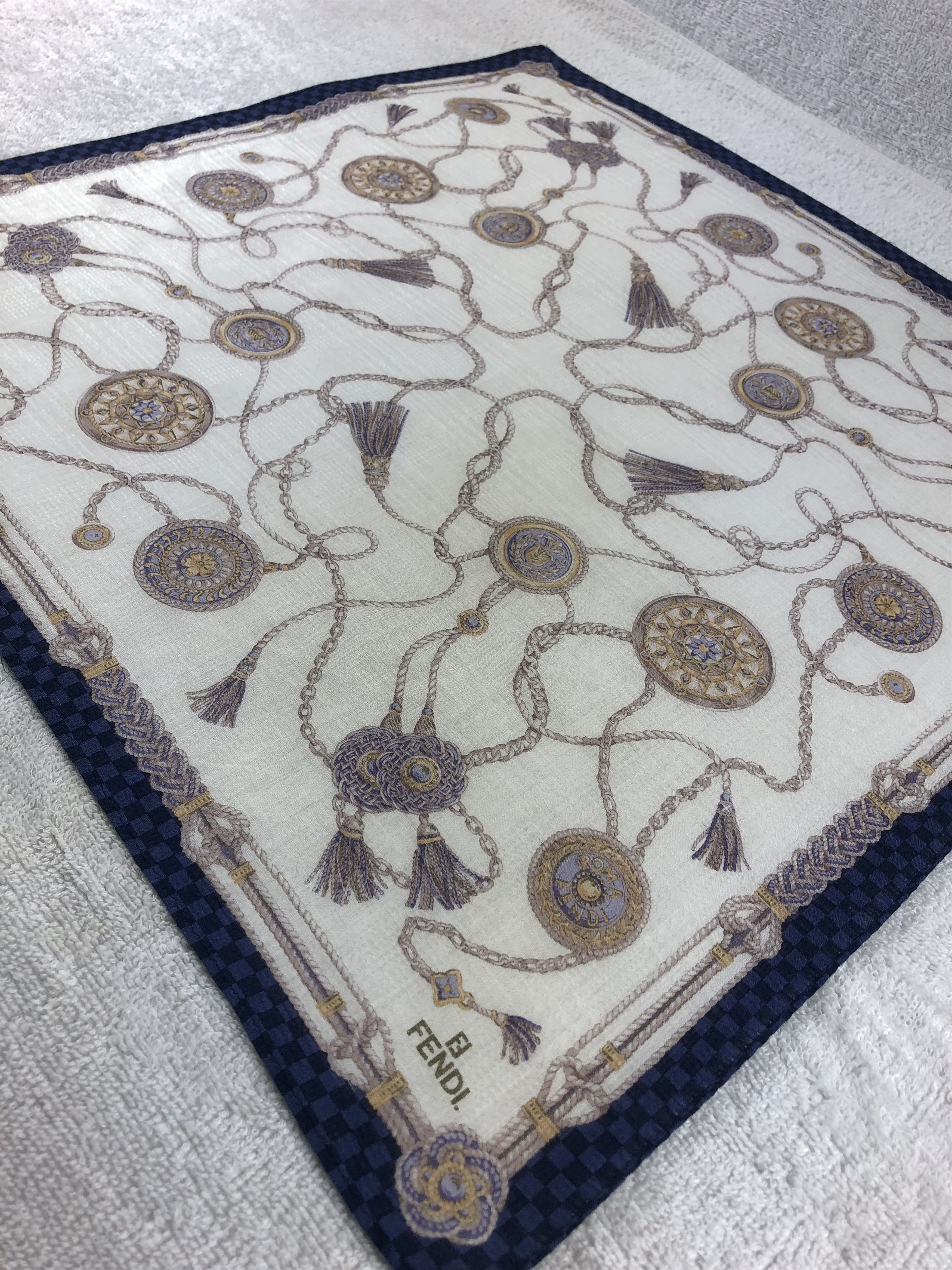 Vintage Fendi Handkerchief / Bandana / Neckerchief A1162 Size ONE SIZE - 4 Thumbnail