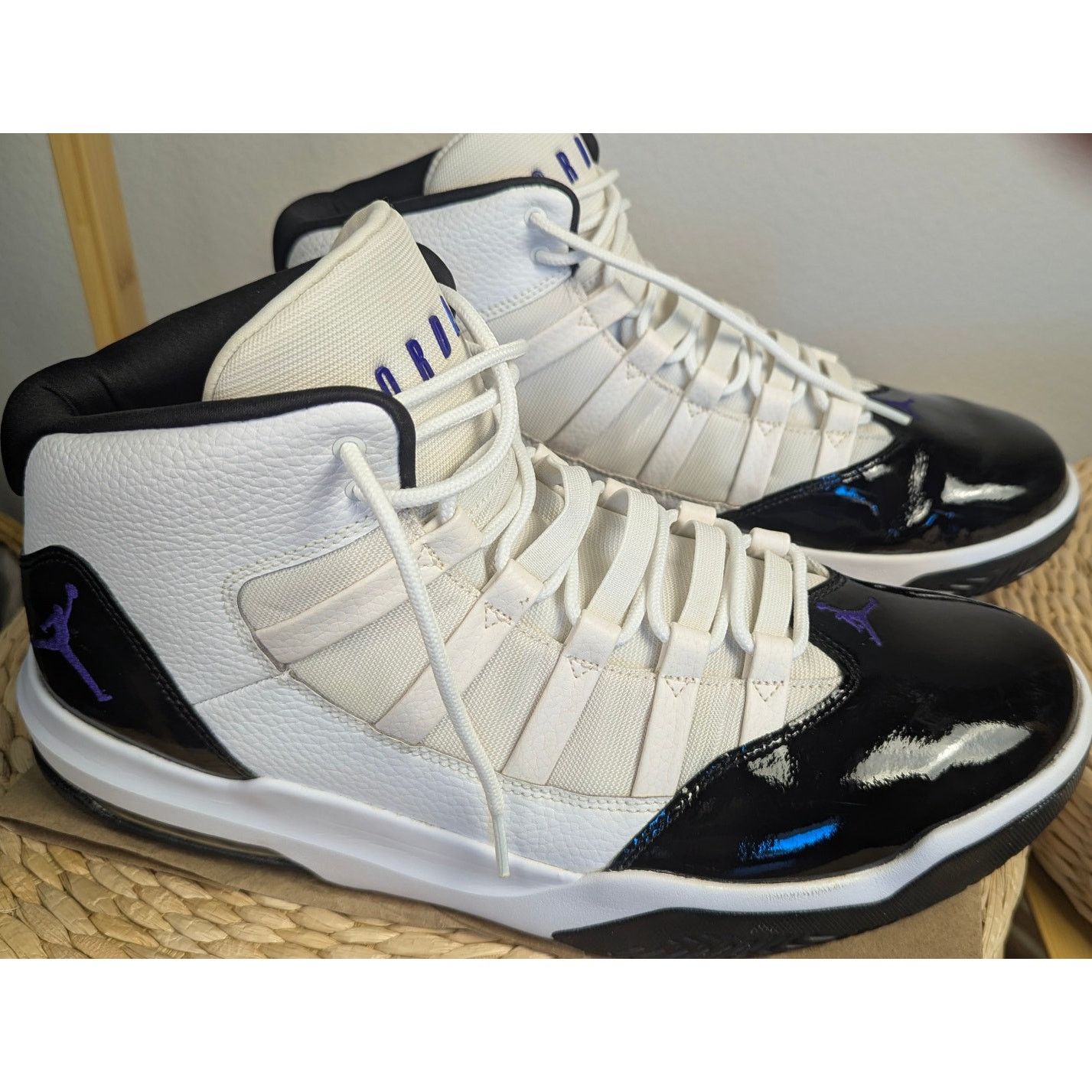 Nike Nike Air Jordan Max Aura Size US 14 / EU 47 - 3 Thumbnail