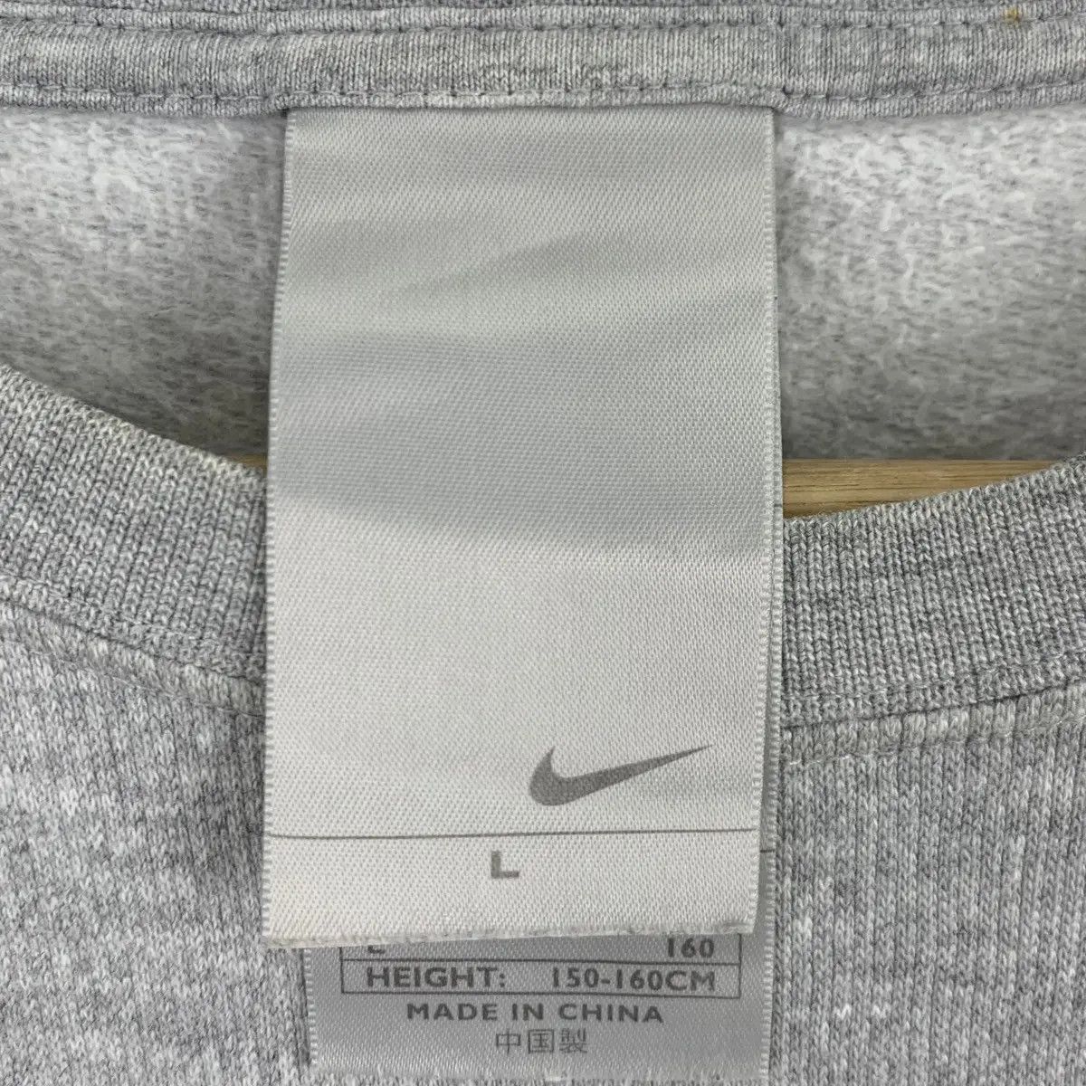 Nike Vtg NIKE N72 OUTDOOR Swoosh Logo Pullover Sweatshirt Jumper Size US L / EU 52-54 / 3 - 6 Thumbnail