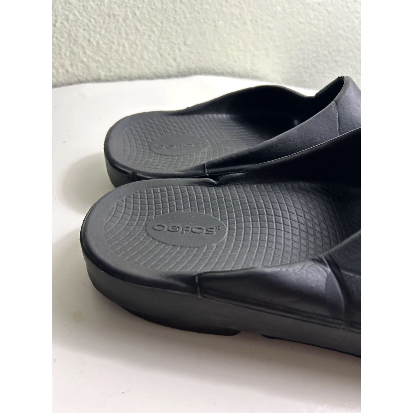 Vintage OOFOS Ooahh Sport Recovery Slide Sandals Men’s 11 Women’s 13 Black Size US 11 / IT 41 - 4 Thumbnail