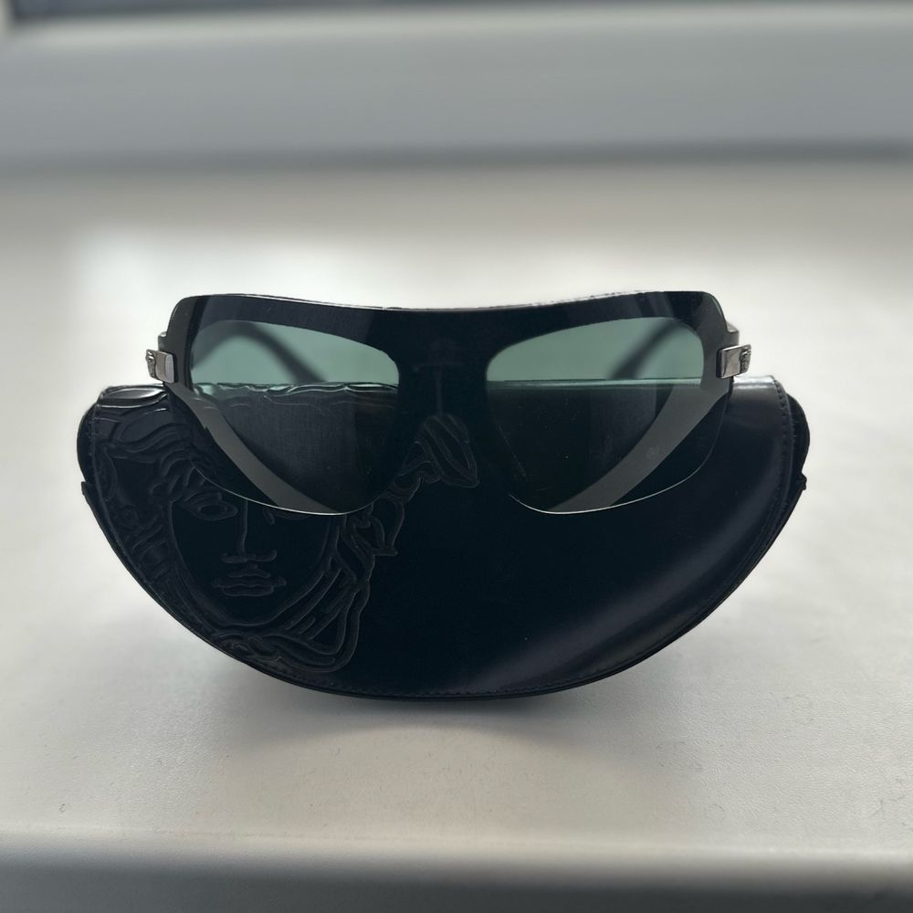 Versace Vintage Versace Medusa Sunglasses 4018-V GB1/71 Size ONE SIZE - 2 Thumbnail