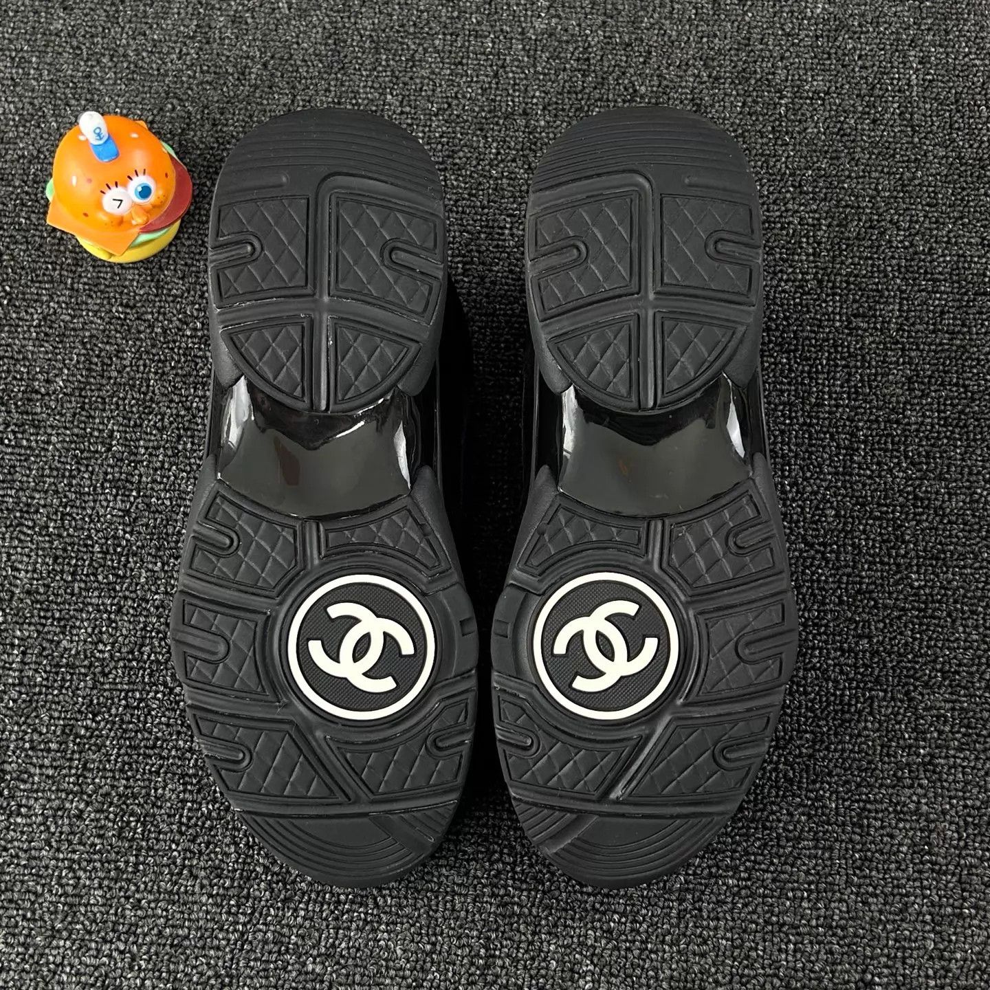 Chanel Chanel Women's Black CC Logo Sneakers Size 36 HB6854 Size US 5.5 / IT 35.5 - 6 Thumbnail