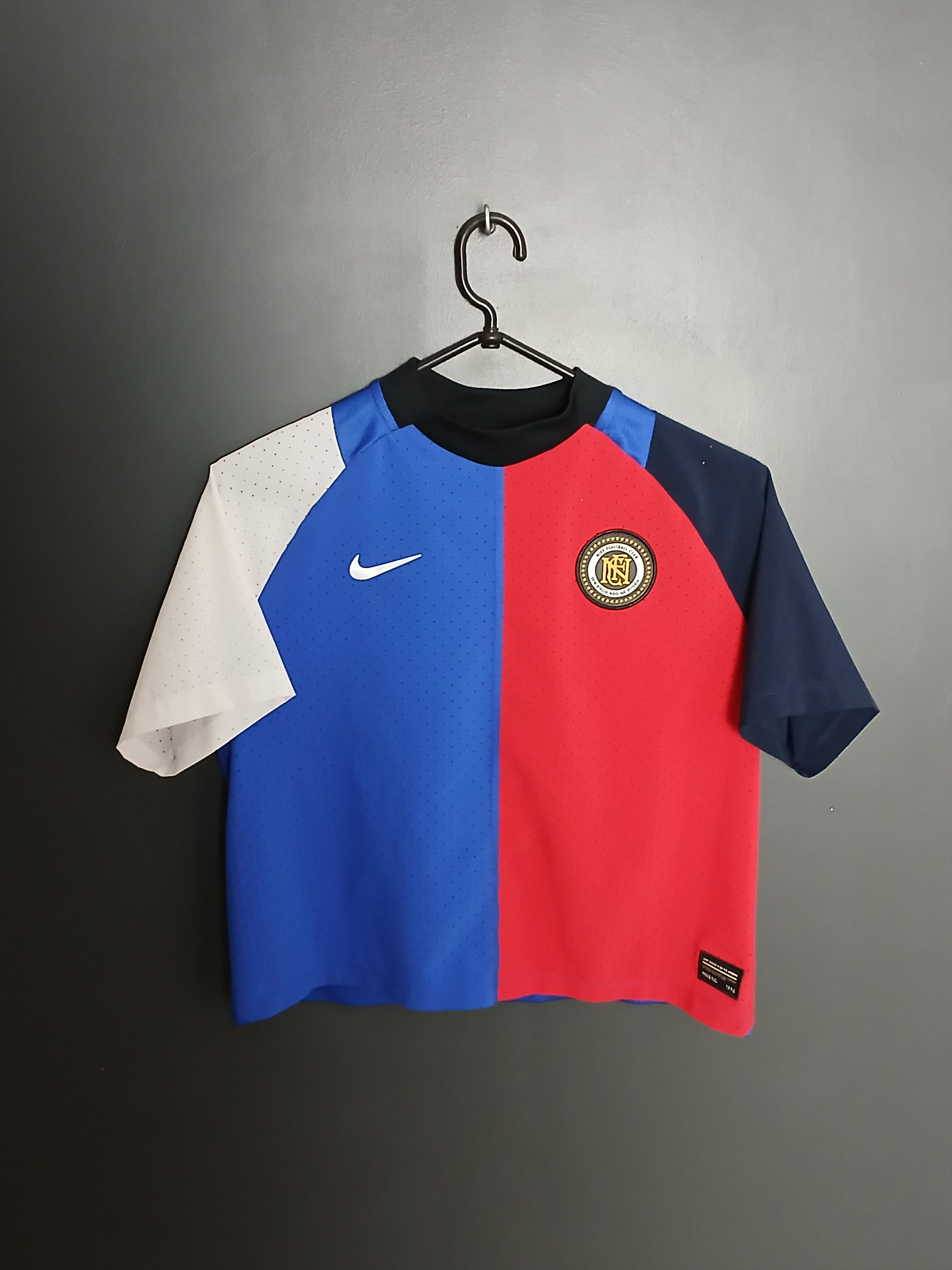 Nike Nike Sem Risco Nao Ha Vitoria Football Jersey T-Shirt Size US S / EU 44-46 / 1 - 1 Thumbnail