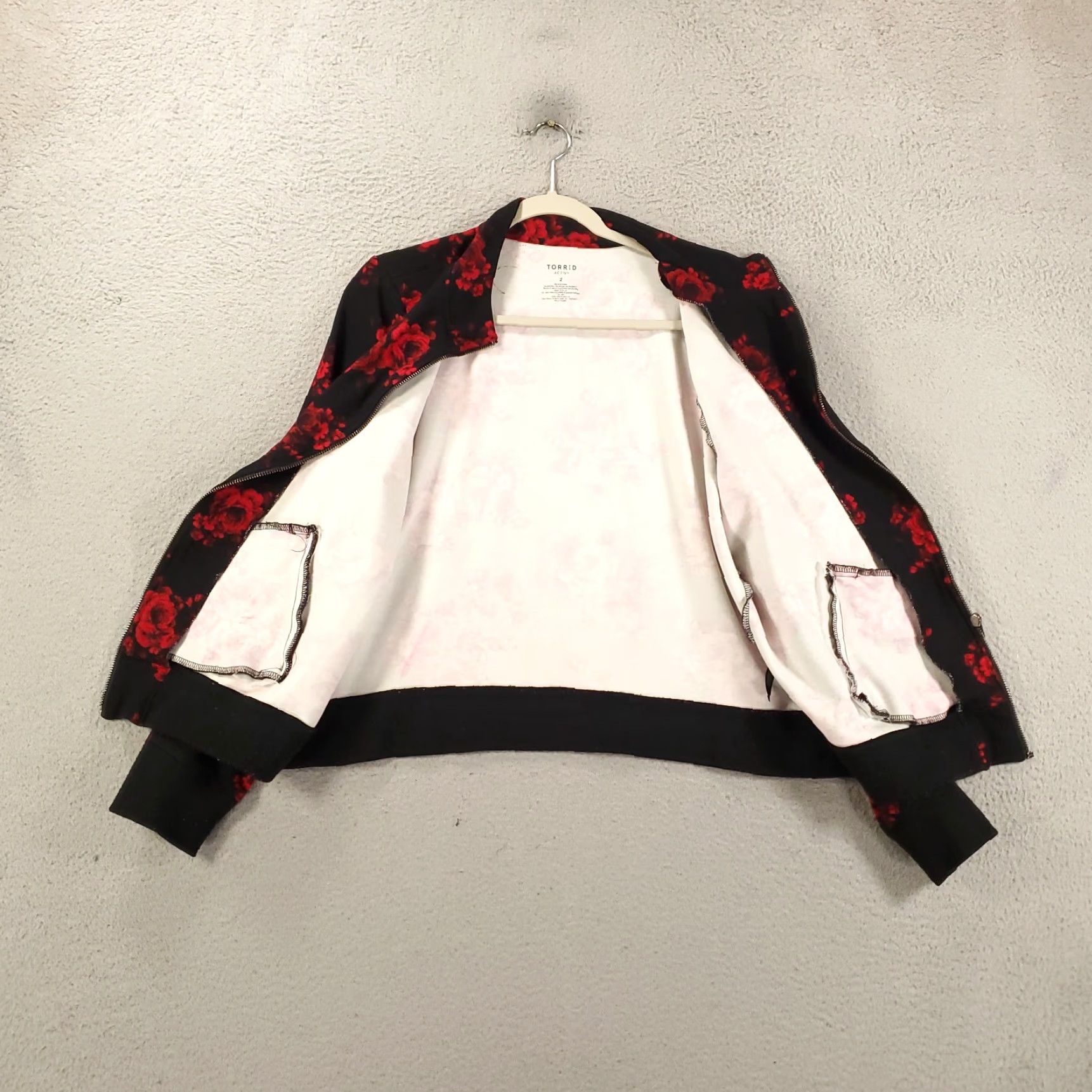 Torrid Torrid Jacket Womens 2X Black Red Roses Floral Full Zip Lightweight Pockets Knit Size XXL / US 16-18 / IT 52-54 - 3 Thumbnail