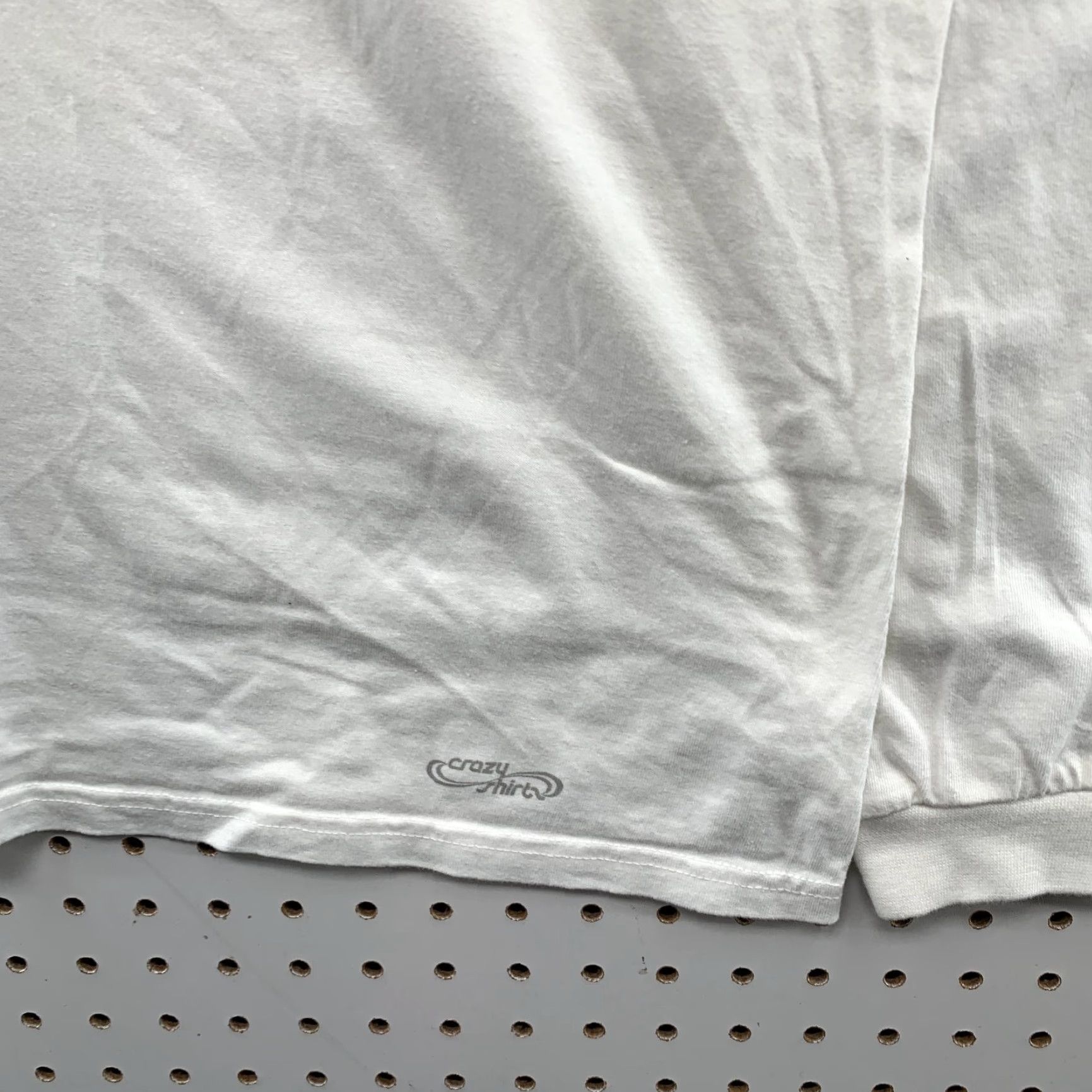 Vintage Vintage Crazy Shirts T Shirt Mens Large White Ski Snowboard Long Sleeve Vail Size US L / EU 52-54 / 3 - 7 Thumbnail