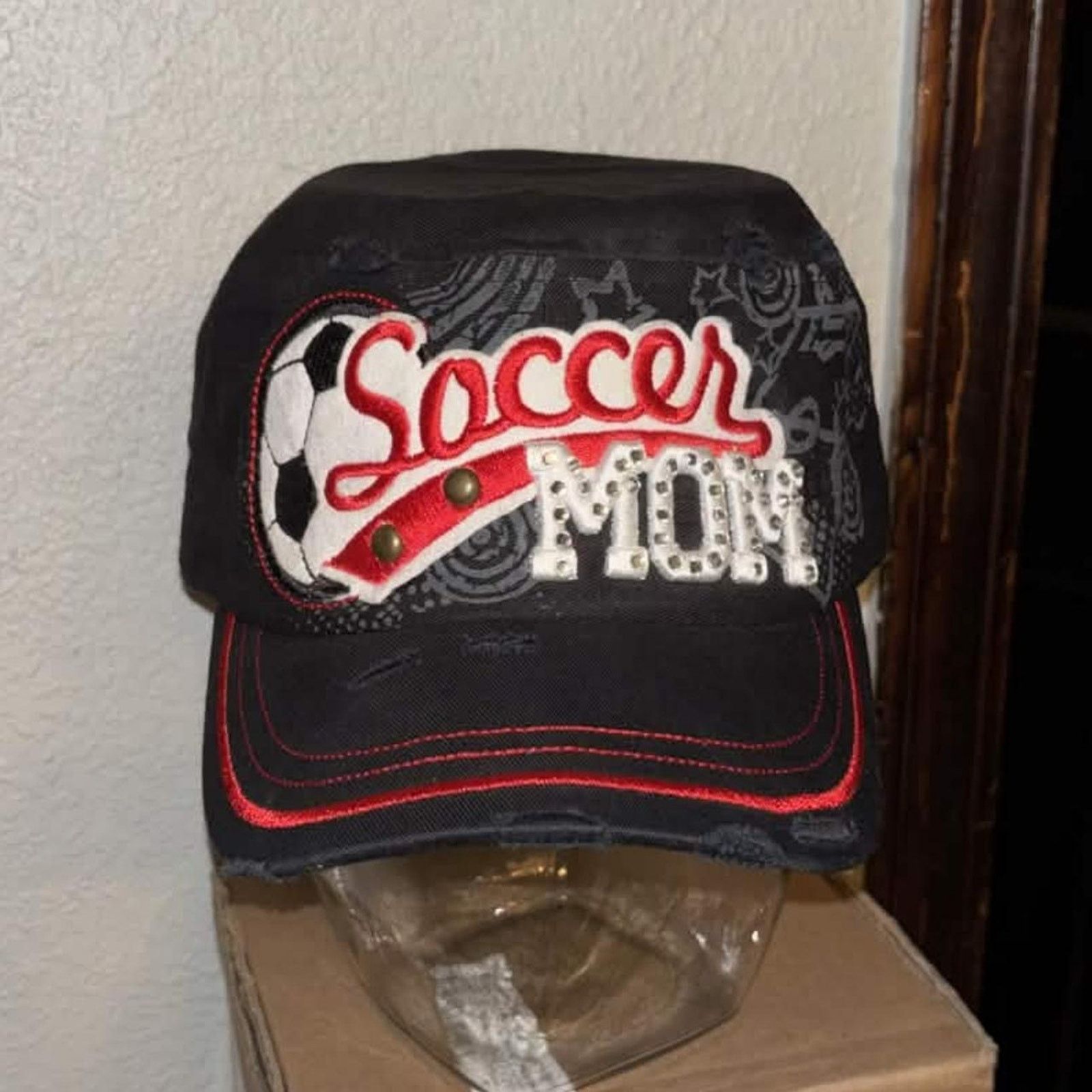 Vintage Y2K Leader Soccer Mom Distressed Hat Size ONE SIZE - 1 Thumbnail