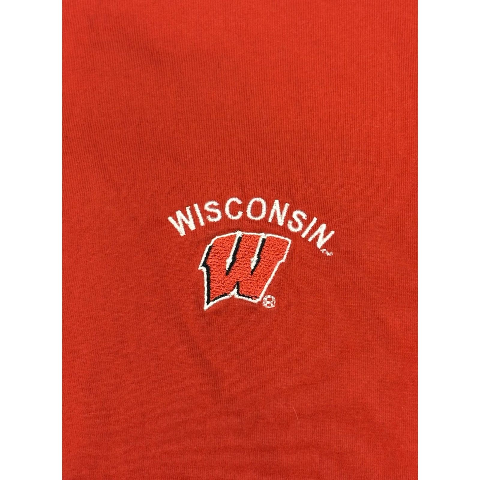 Starter VINTAGE Team Starter TShirt Wisconsin Badgers Red XL Short Sleeve Embroidered Men Cotton Crew Neck Shirt Size US XL / EU 56 / 4 - 3 Thumbnail