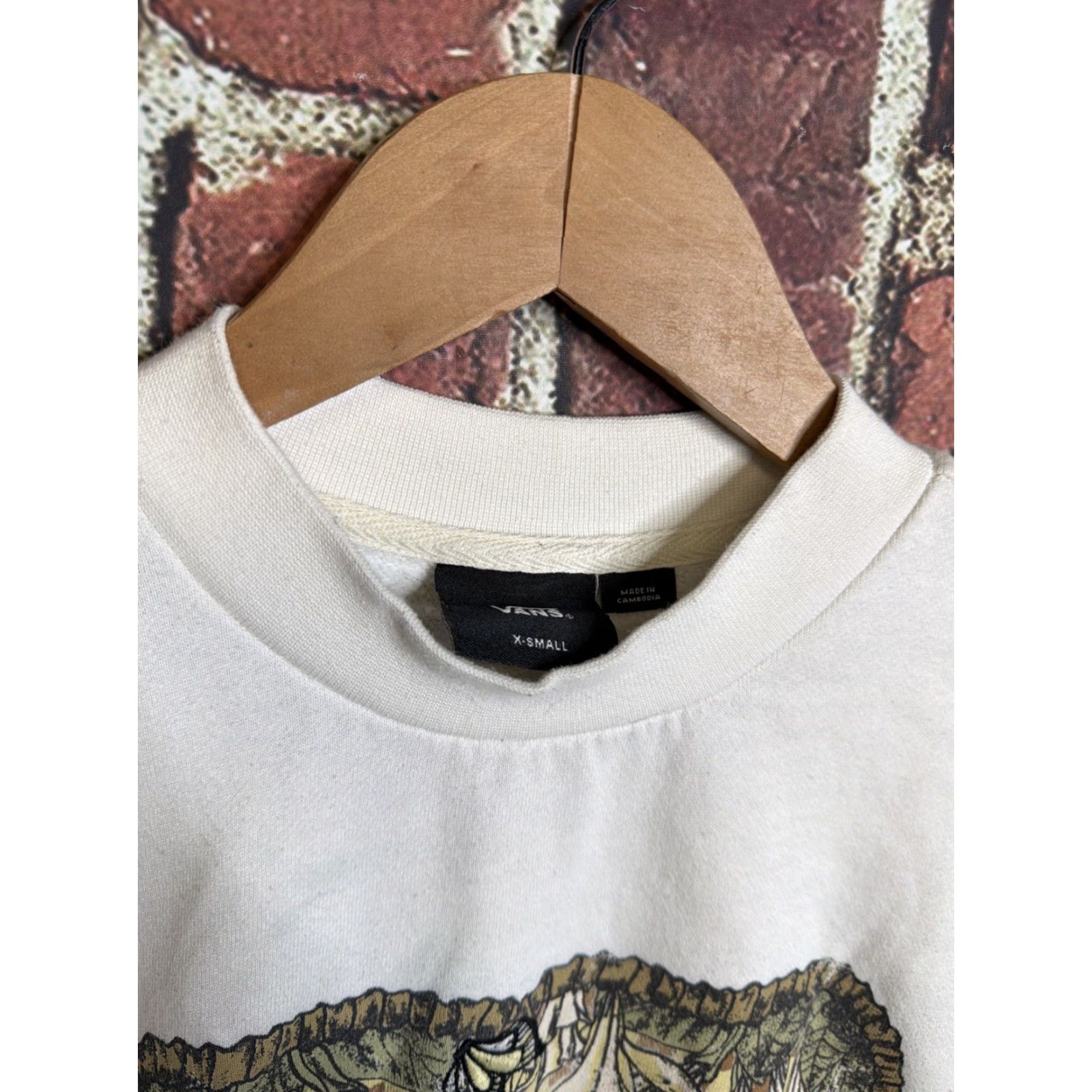 Vans VANS Ivory Skull Graphic Pullover Sweatshirt Size XS User: VANS Ivory Skull Graphic Pullover Sweatshirt Size XS Size XS / US 0-2 / IT 36-38 - 2 Thumbnail