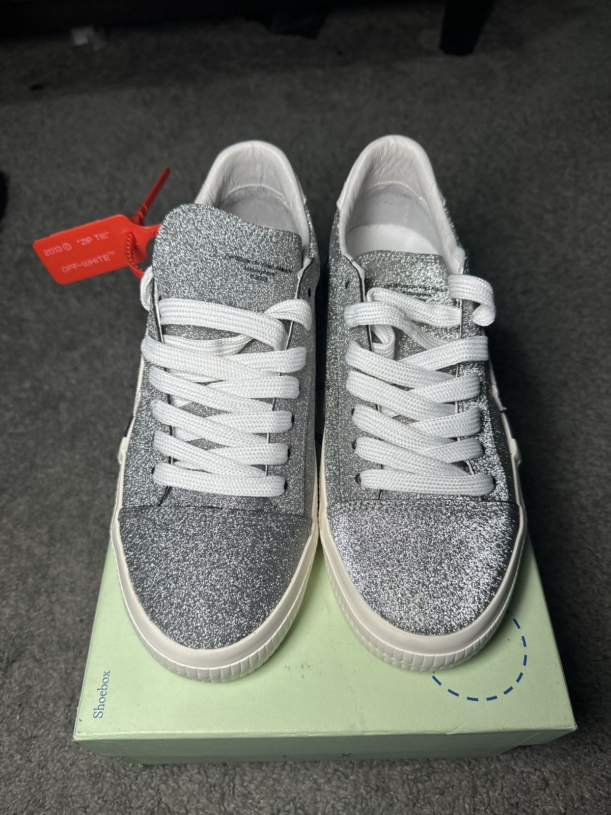 Off-White Silver Glitter Low-Top Vulcanized Sneaker Size US 10.5 / IT 40.5 - 3 Thumbnail