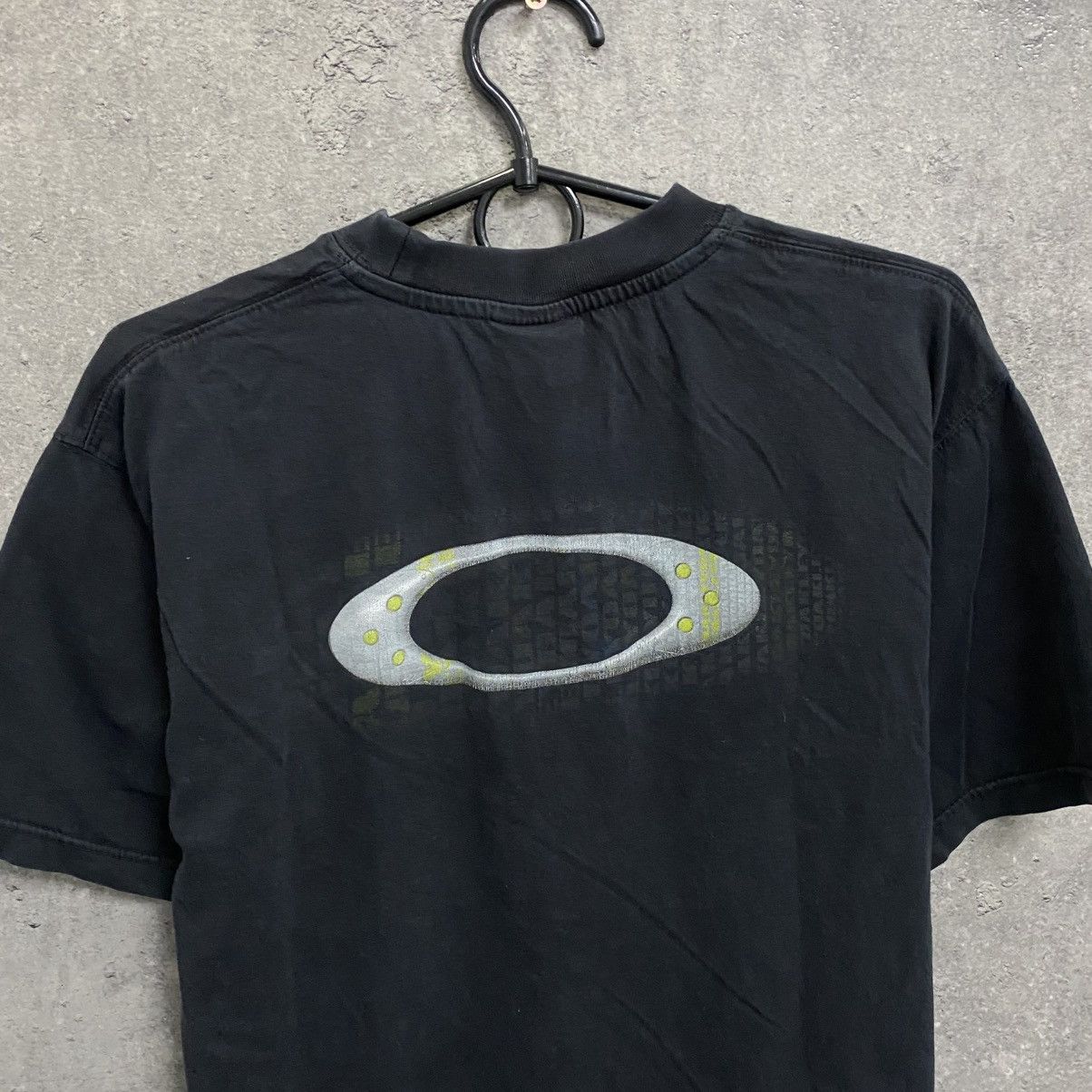 Oakley Vintage Oakley T-Shirt Software Big Logo Japanese Outdoor Size US M / EU 48-50 / 2 - 10 Thumbnail