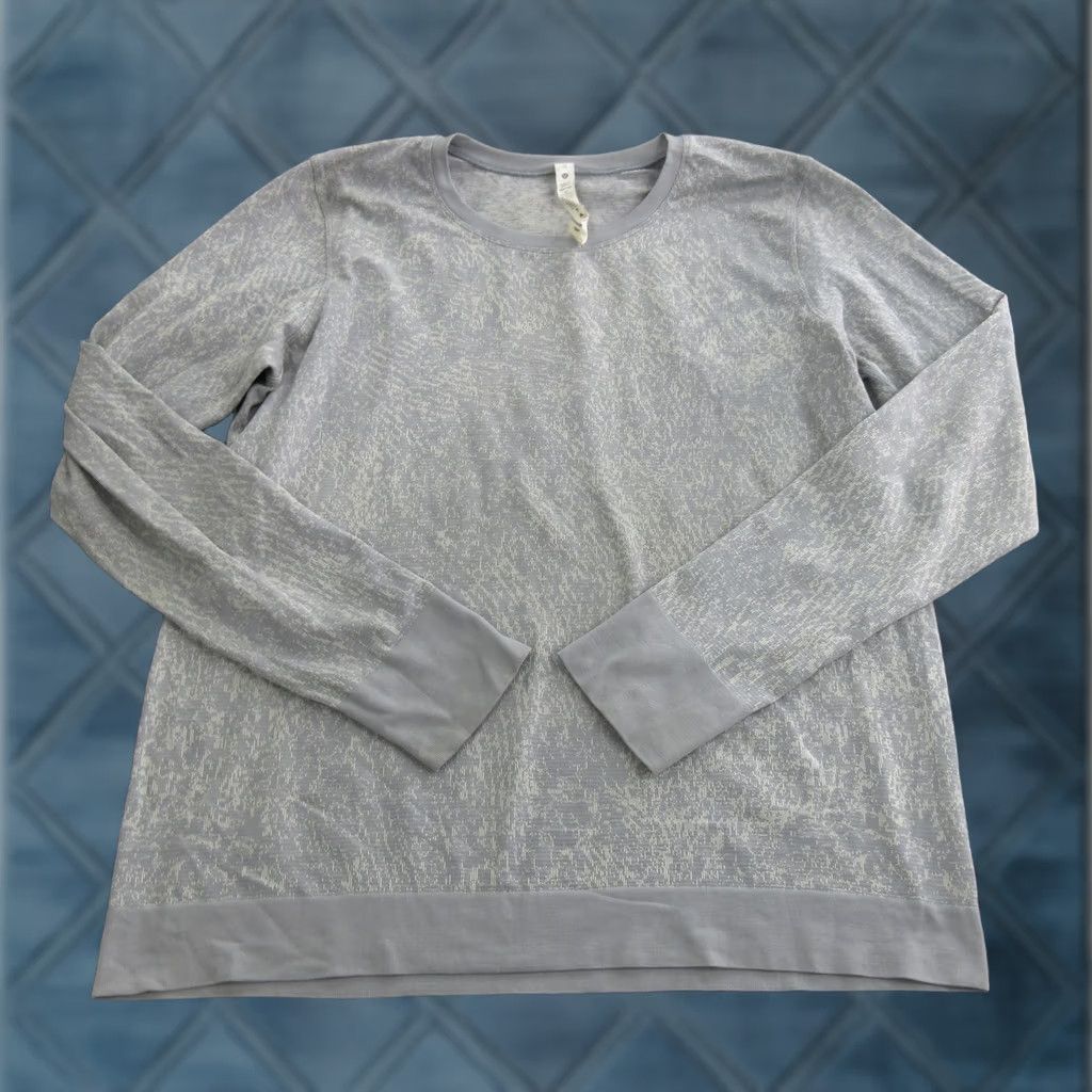 Lululemon Lululemon Shirt Womens 12 Gray Long Sleeve Crew Neck Yoga Athletic Top Size XL / US 12-14 / IT 48-50 - 1 Thumbnail