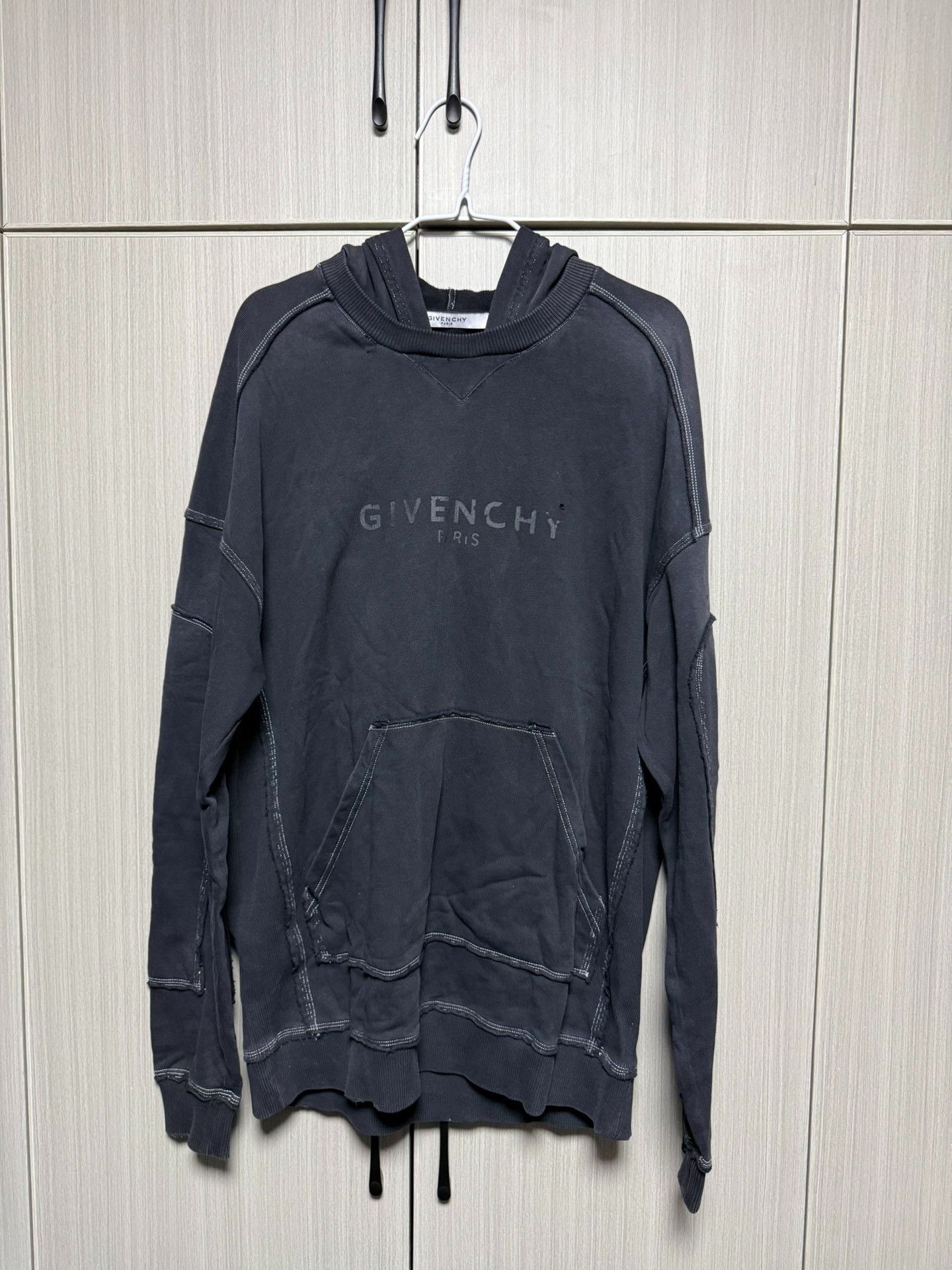 Givenchy Givenchy Hoodie S Men Size US S / EU 44-46 / 1 - 1 Thumbnail