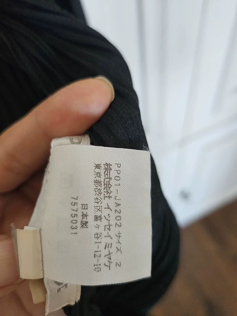 Issey Miyake issey miyake size：2 Black cardigan 2506-Nextarrow Size XXS / US 00 / IT 34 - 4 Thumbnail