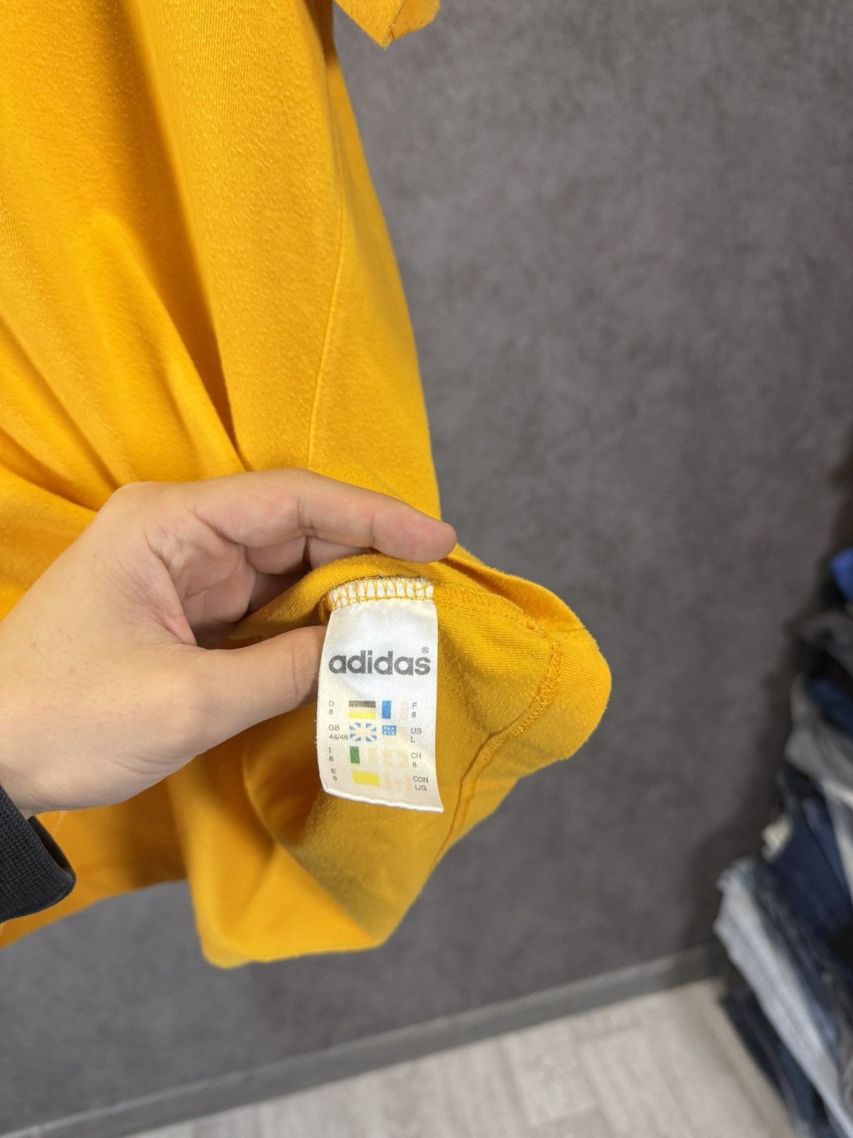 Adidas Adidas vintage tee Size US XL / EU 56 / 4 - 7 Thumbnail
