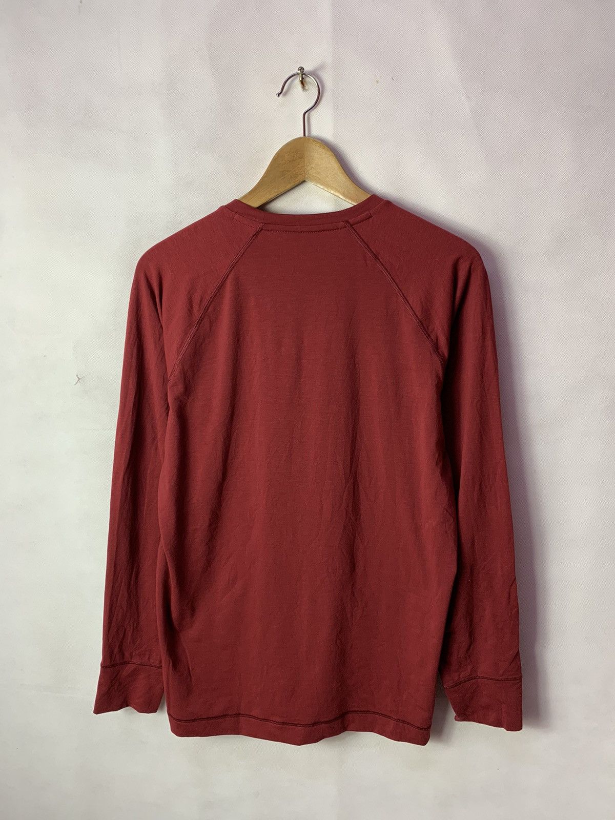 Japanese Brand × Uniqlo 🔥 Uniqlo UU not Undercover Longsleeves Red Tee Size US M / EU 48-50 / 2 - 6 Thumbnail