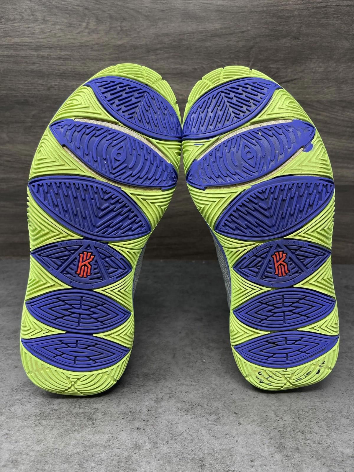Nike Nike Kyrie 5 Sneakers Kids Size 6Y GS Grey Green AQ2456-099 Size US 6 / EU 39 - 8 Thumbnail