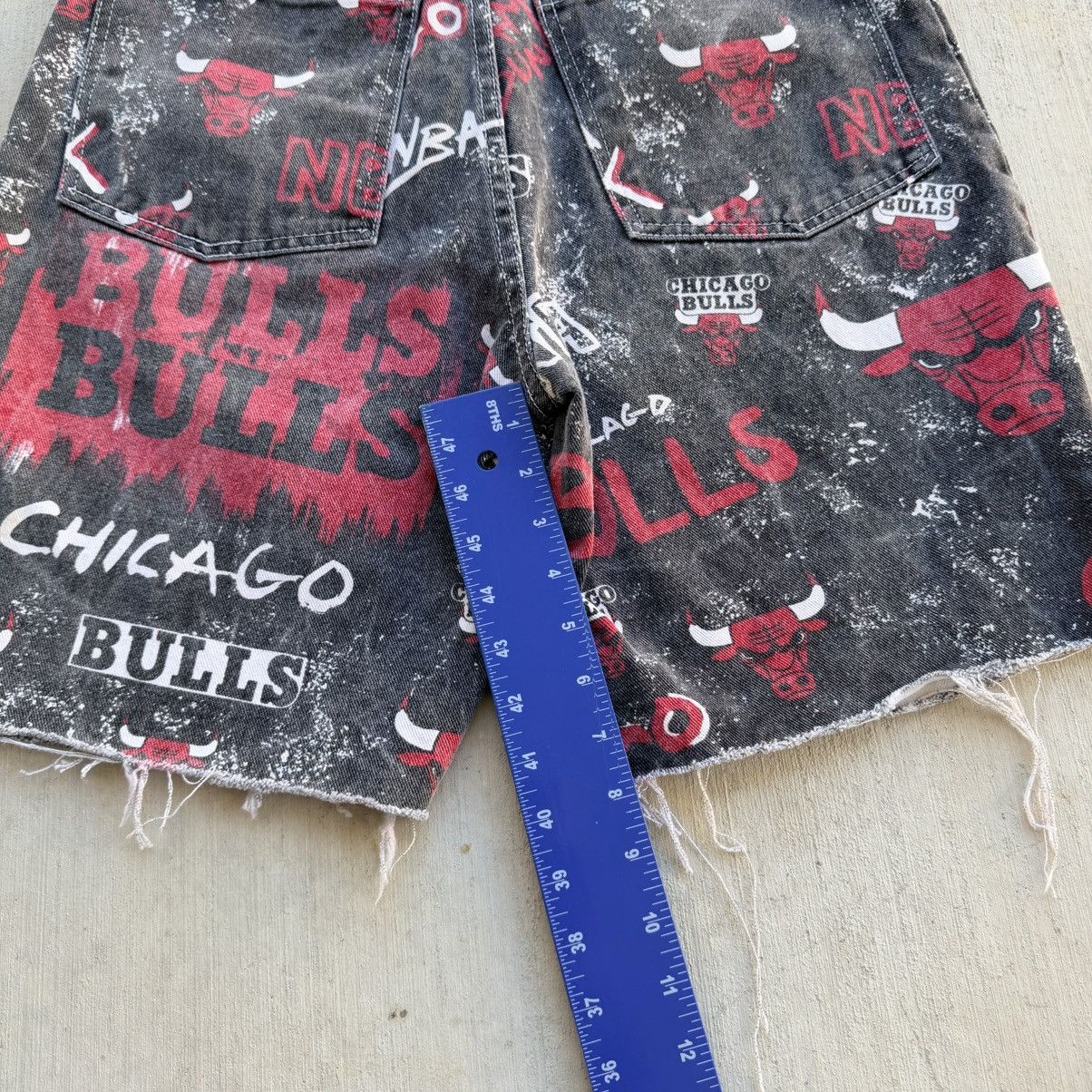 Pro Player Vintage Chicago Bulls Jean Shorts Pro Player All Over Print Size US 31 - 9 Thumbnail