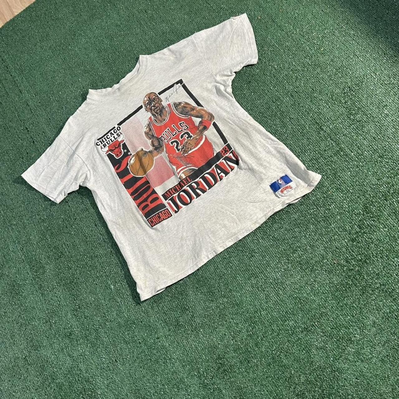 Nutmeg VINTAGE 1990S MICHAEL JORDAN NBA CHICAGO BULLS STAT-LINE T Size US L / EU 52-54 / 3 - 2 Thumbnail