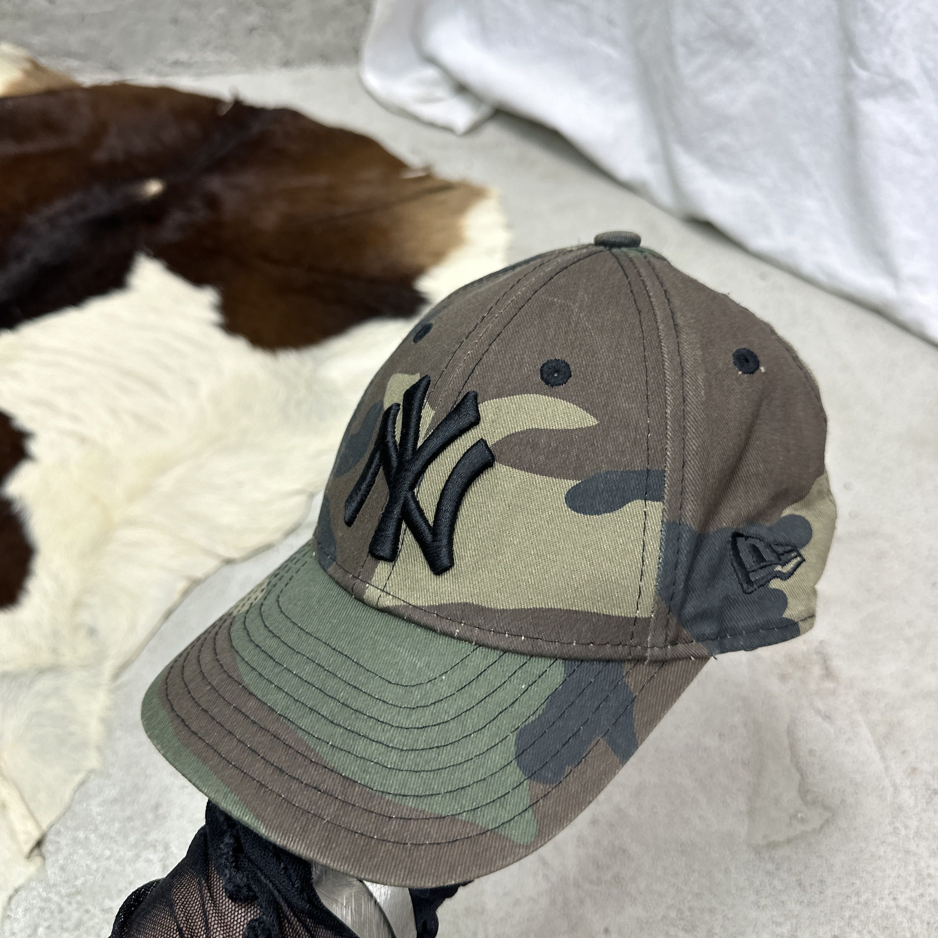 New York Yankees Vintage Casual Streetwear New York Yankees Camo Hat 00s Size ONE SIZE - 4 Thumbnail