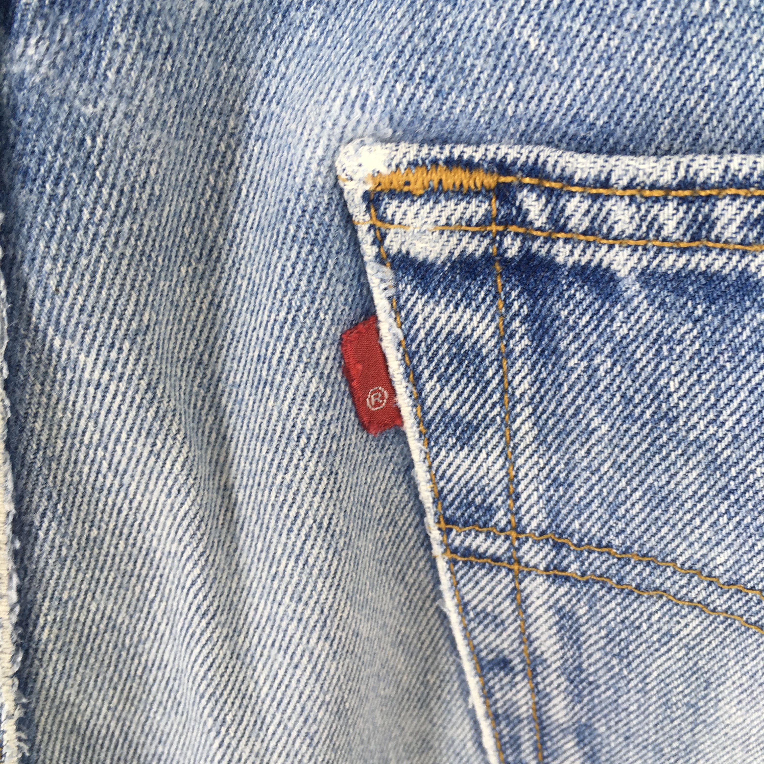 Size 32x32 Vintage 1990s Levi's 501 Faded Blue Jeans