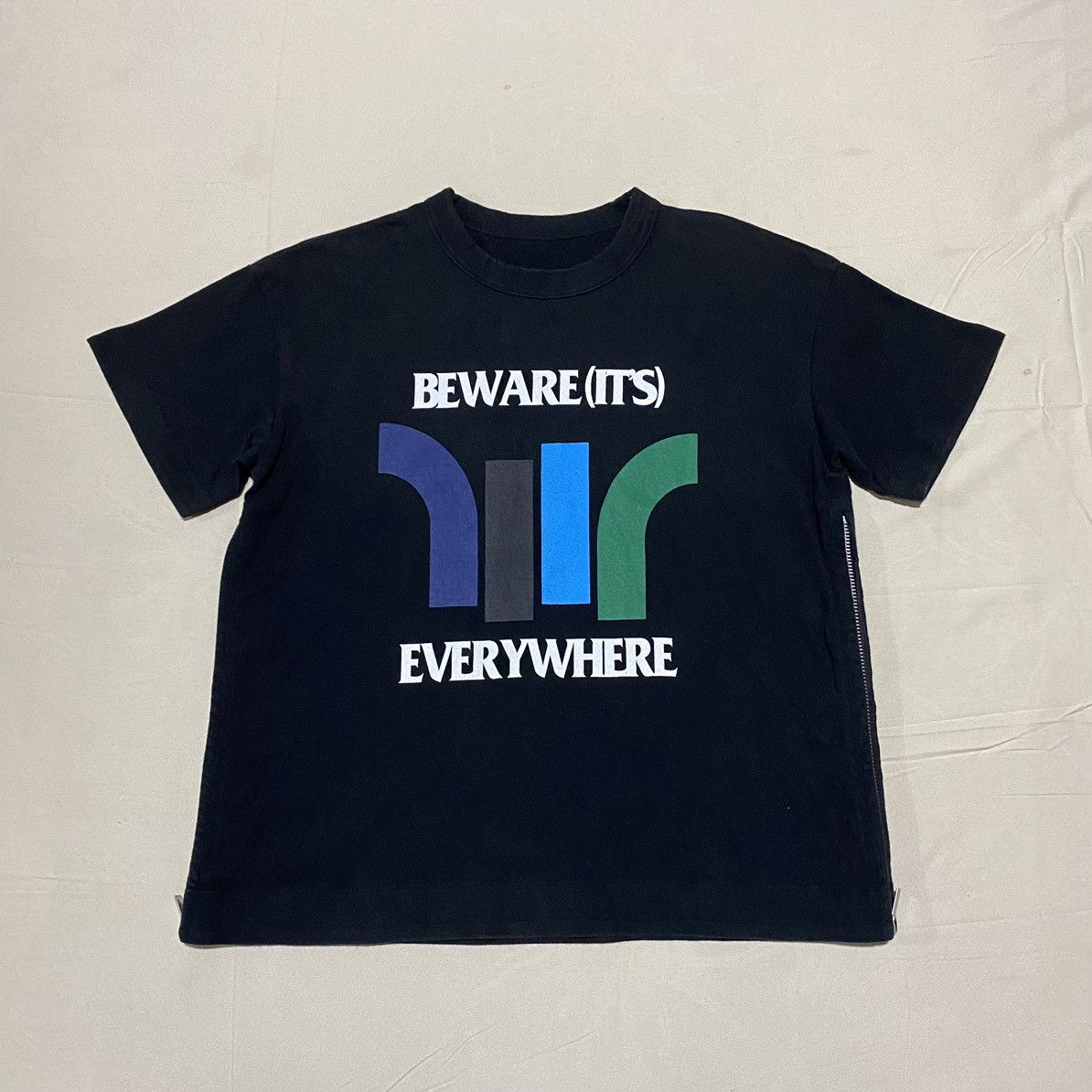 Sacai 2018SS sacai BEWARE Side Zip T-Shirts Size M / US 6-8 / IT 42-44 - 1 Thumbnail